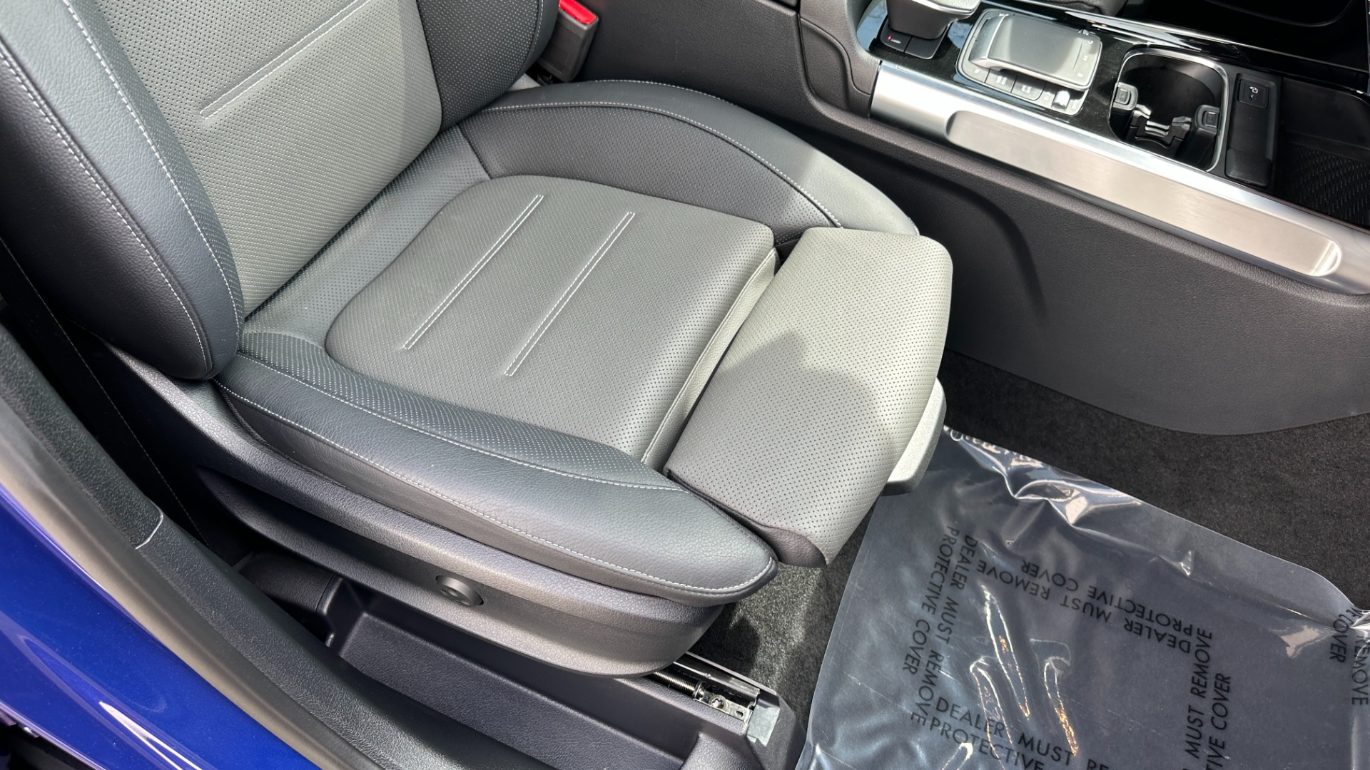 Used 2021 Mercedes-Benz GLB AMG GLB 35 / BURMESTER SOUND / NAPPA LEATHER / PERF STEERING / MATTE AMG WH for sale $53,495 at Formula Imports in Charlotte NC 28227 36