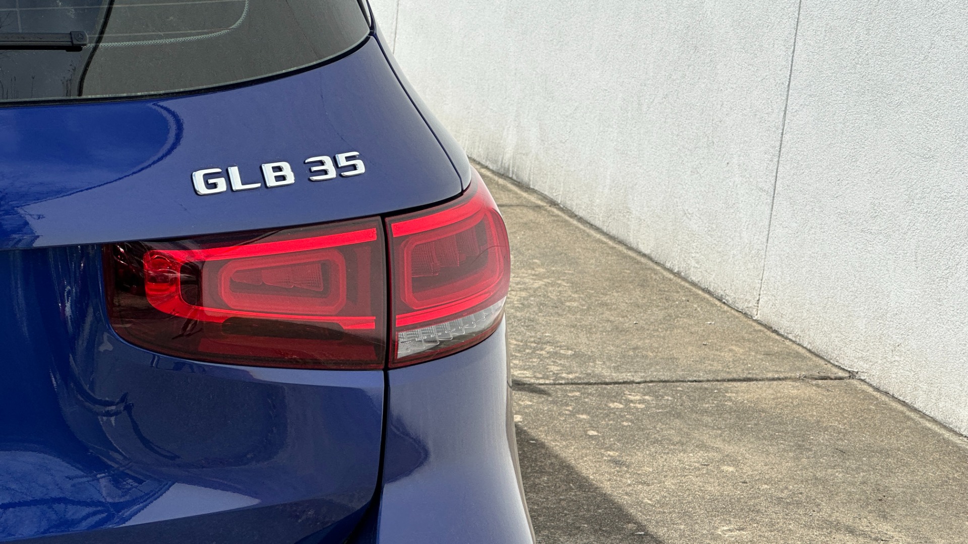 Used 2021 Mercedes-Benz GLB AMG GLB 35 / BURMESTER SOUND / NAPPA LEATHER / PERF STEERING / MATTE AMG WH for sale $53,495 at Formula Imports in Charlotte NC 28227 39
