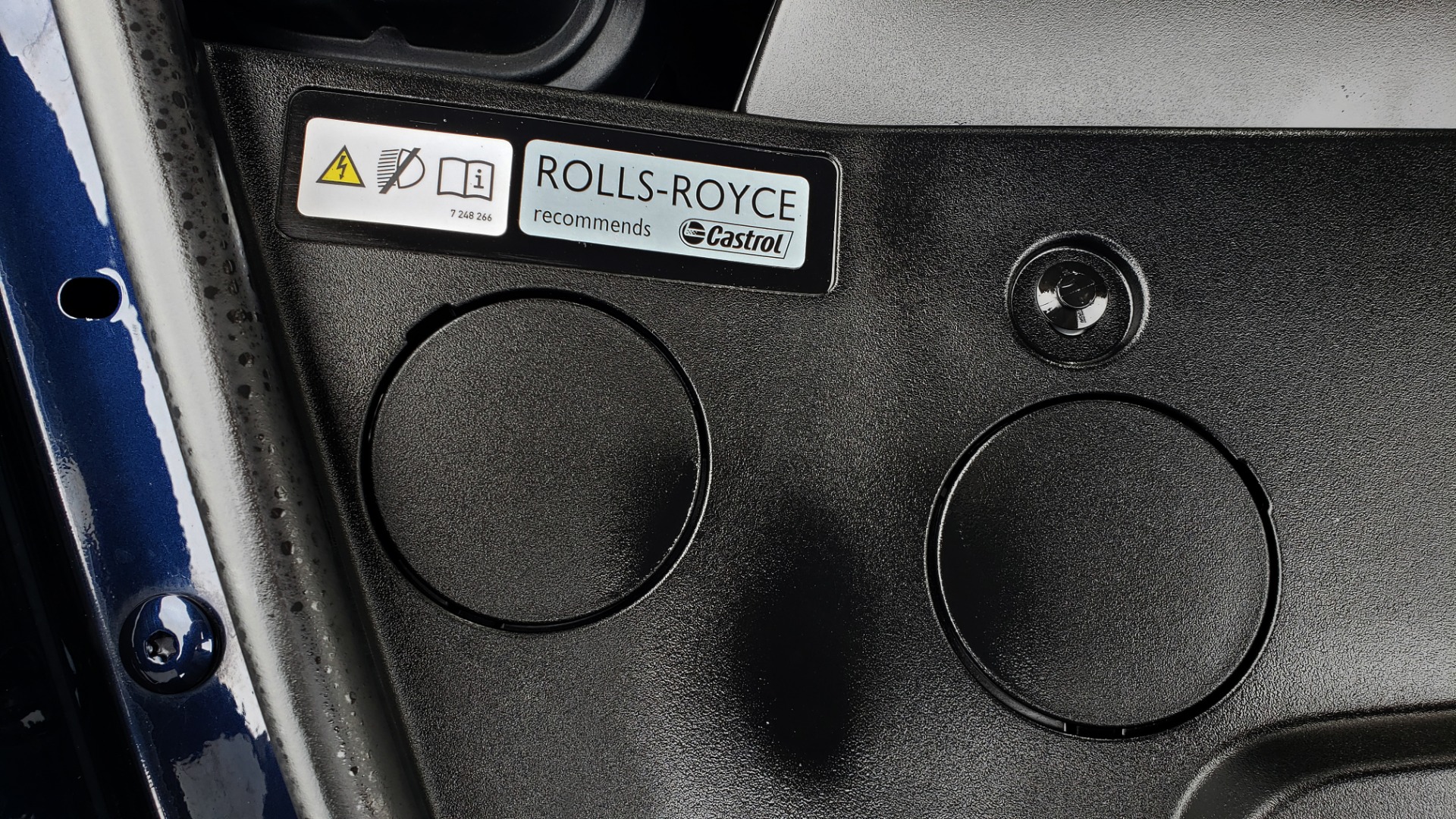 Used 2013 Rolls-Royce GHOST FTR SLCT 2/ NAV/ PANO-ROOF/ LN DEPART/ NIGHT VSN/ REARVIEW for sale Sold at Formula Imports in Charlotte NC 28227 25