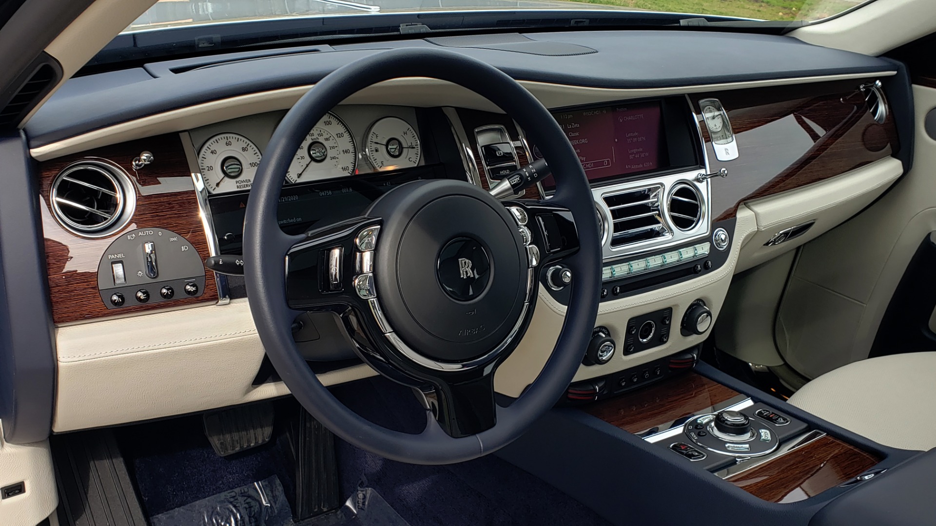 Used 2013 Rolls-Royce GHOST FTR SLCT 2/ NAV/ PANO-ROOF/ LN DEPART/ NIGHT VSN/ REARVIEW for sale Sold at Formula Imports in Charlotte NC 28227 41
