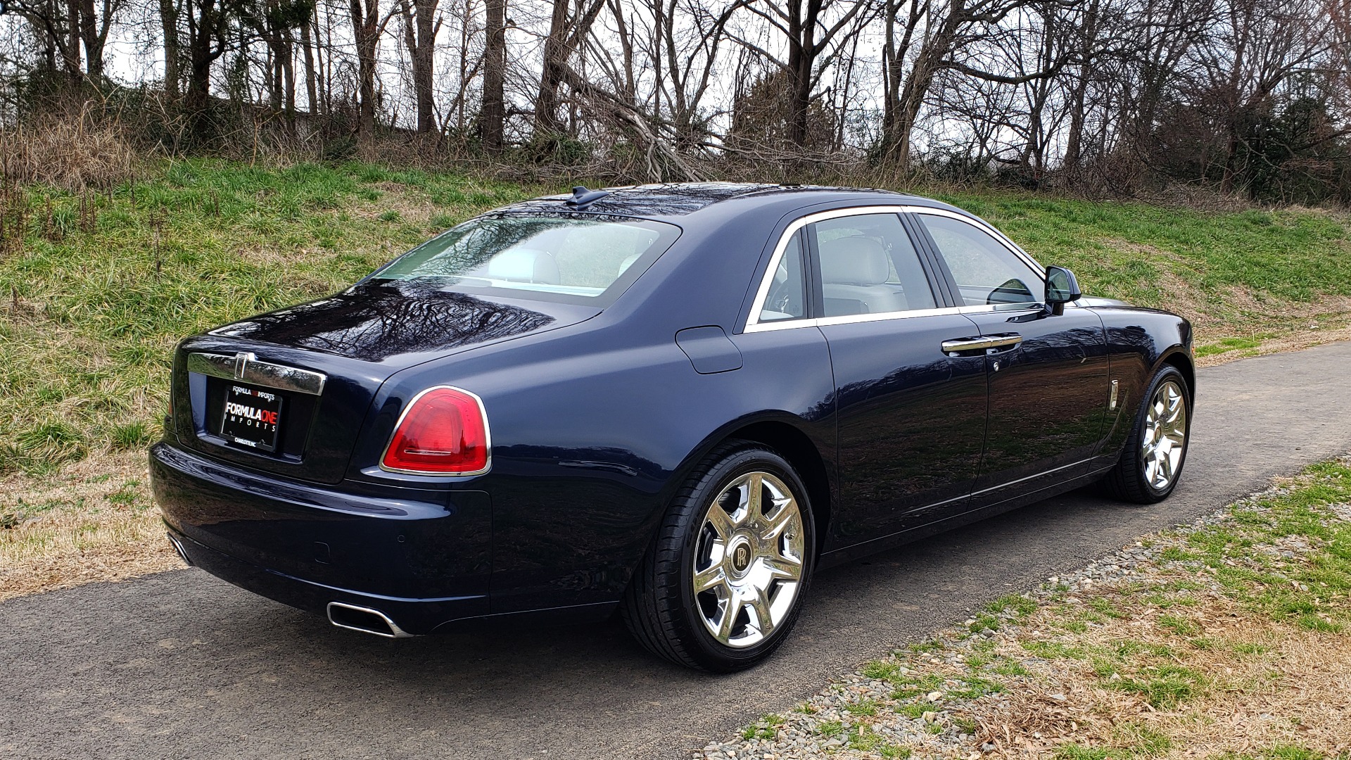 Used 2013 Rolls-Royce GHOST FTR SLCT 2/ NAV/ PANO-ROOF/ LN DEPART/ NIGHT VSN/ REARVIEW for sale Sold at Formula Imports in Charlotte NC 28227 6