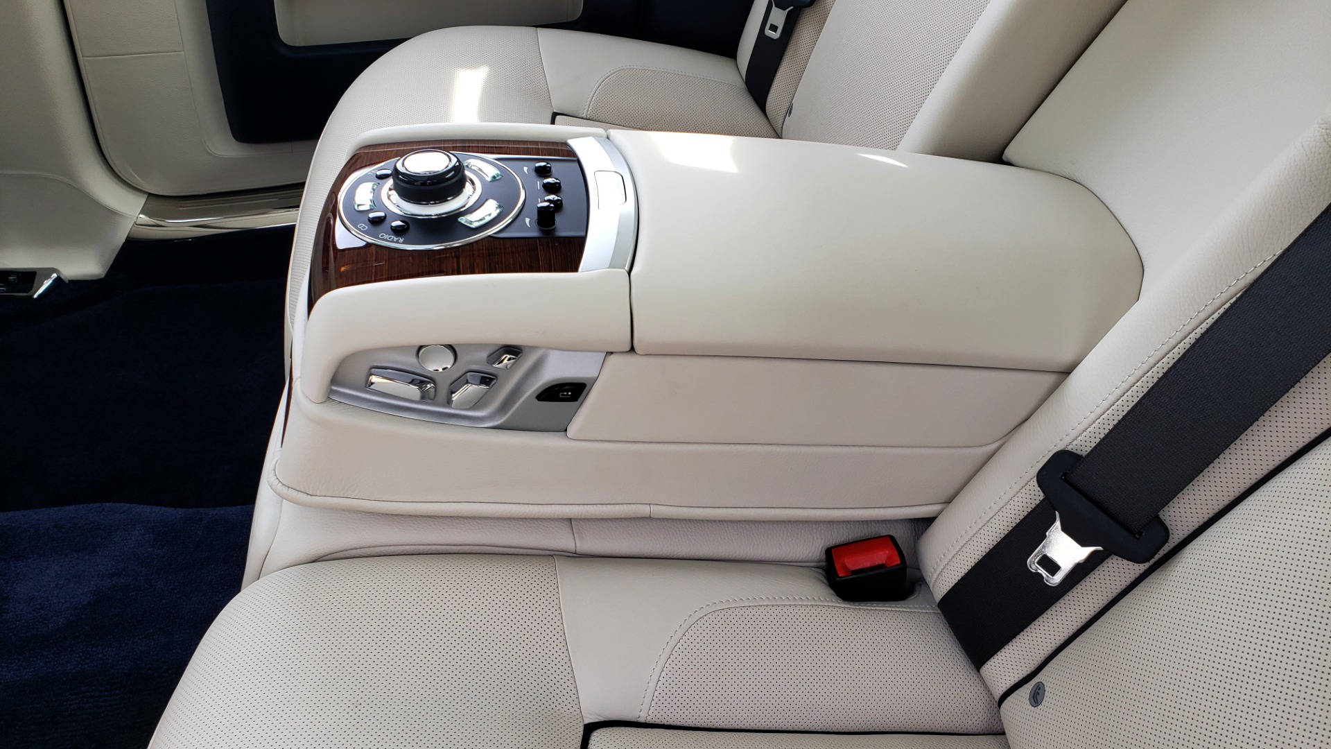 Used 2013 Rolls-Royce GHOST FTR SLCT 2/ NAV/ PANO-ROOF/ LN DEPART/ NIGHT VSN/ REARVIEW for sale Sold at Formula Imports in Charlotte NC 28227 63