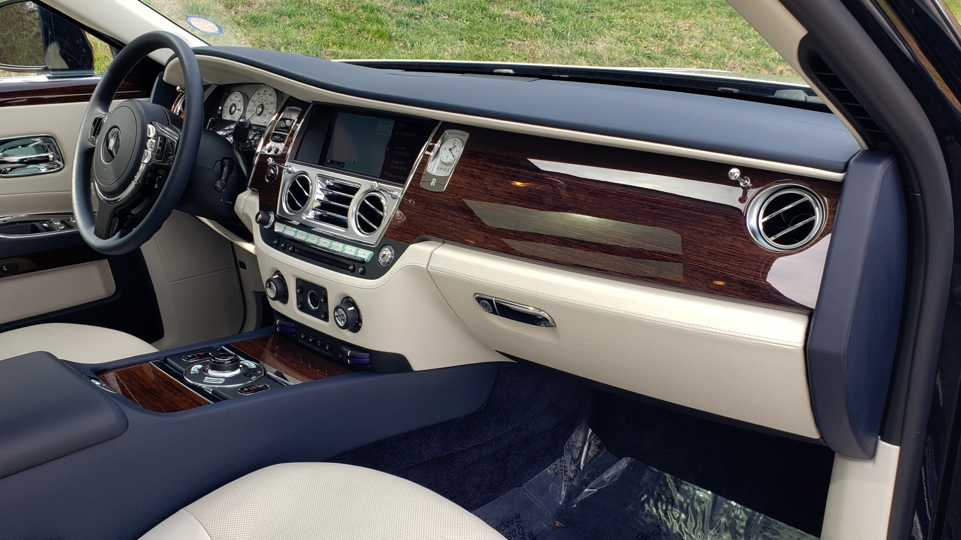 Used 2013 Rolls-Royce GHOST FTR SLCT 2/ NAV/ PANO-ROOF/ LN DEPART/ NIGHT VSN/ REARVIEW for sale Sold at Formula Imports in Charlotte NC 28227 76