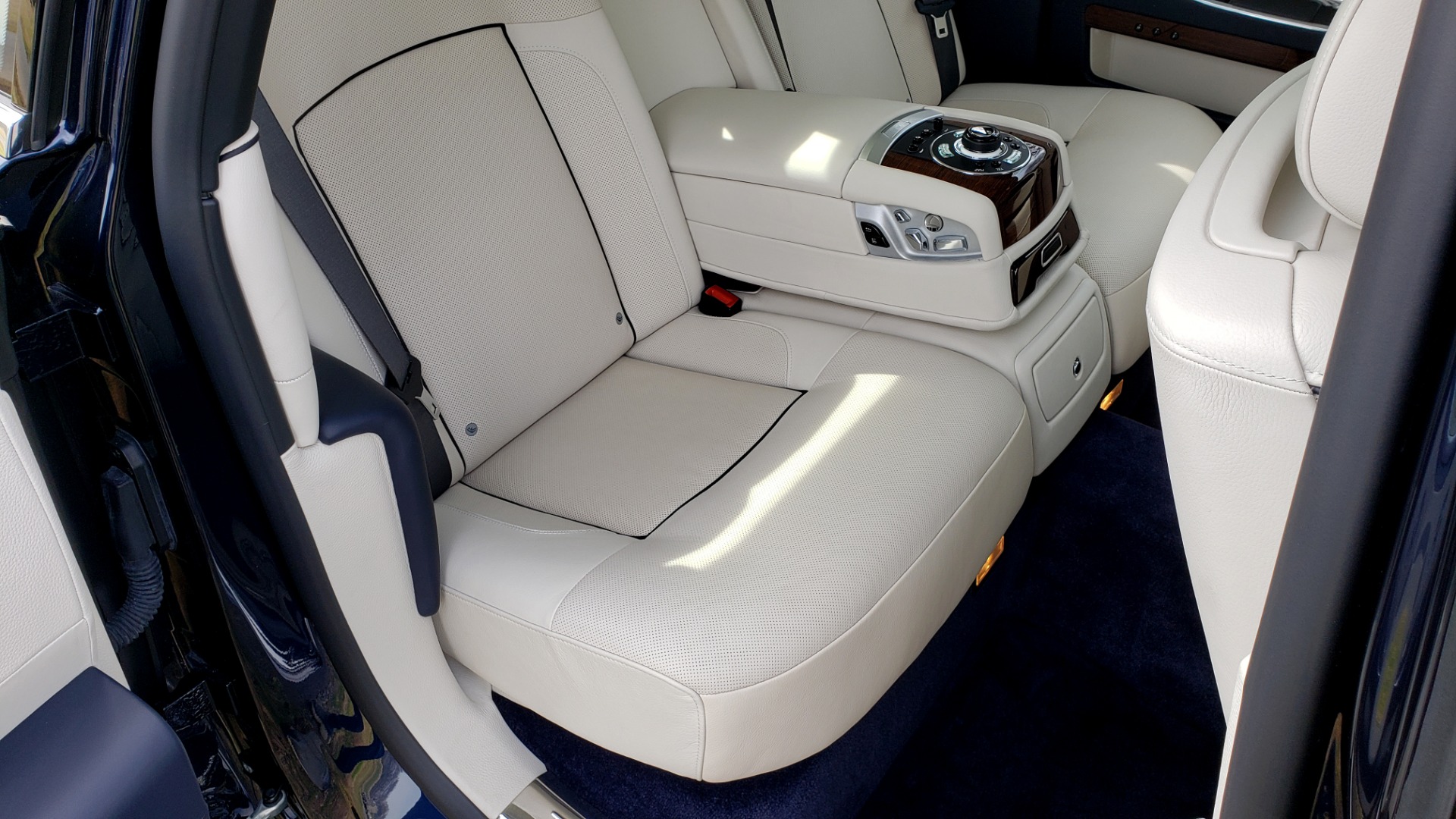 Used 2013 Rolls-Royce GHOST FTR SLCT 2/ NAV/ PANO-ROOF/ LN DEPART/ NIGHT VSN/ REARVIEW for sale Sold at Formula Imports in Charlotte NC 28227 80