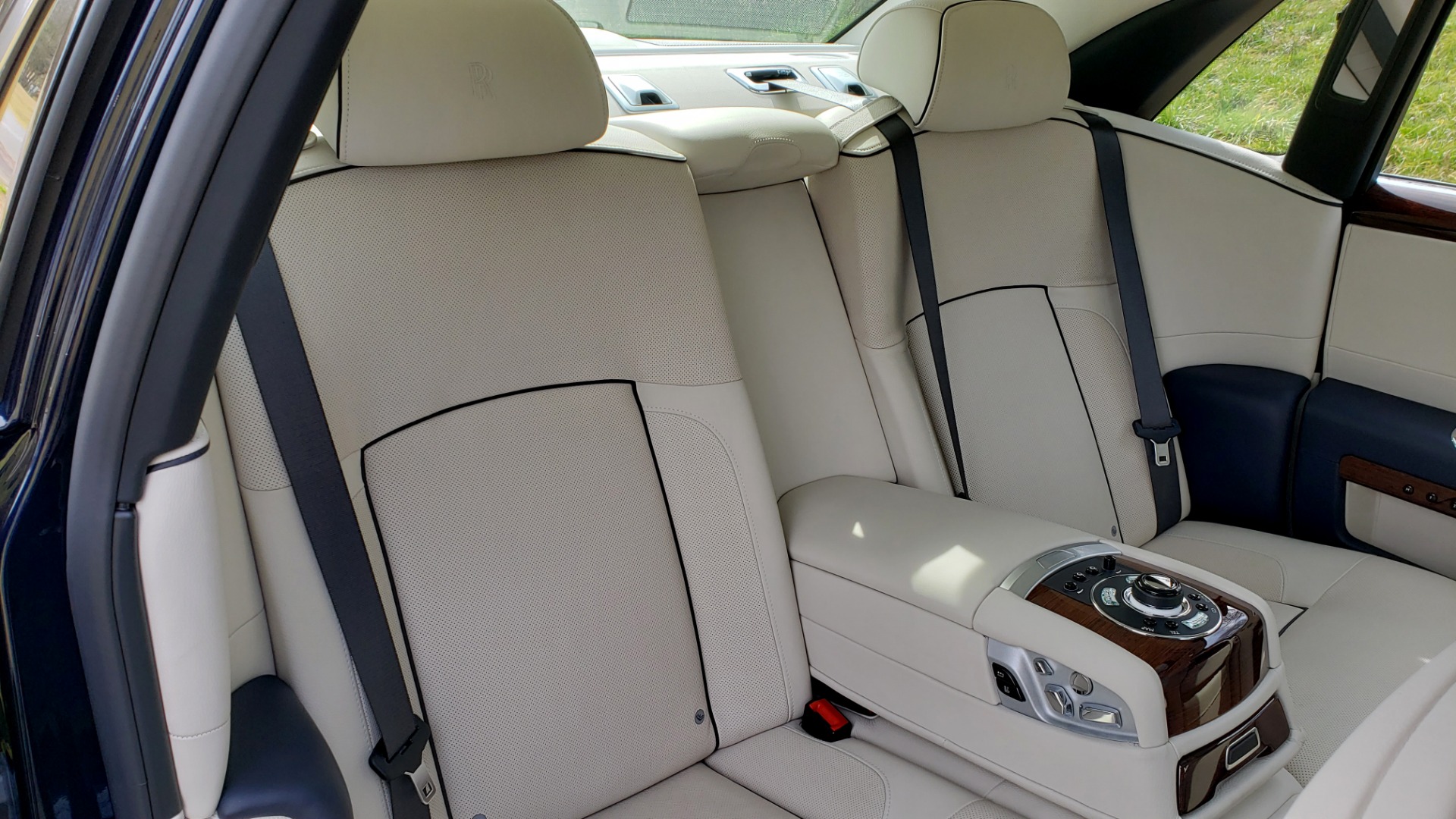 Used 2013 Rolls-Royce GHOST FTR SLCT 2/ NAV/ PANO-ROOF/ LN DEPART/ NIGHT VSN/ REARVIEW for sale Sold at Formula Imports in Charlotte NC 28227 81