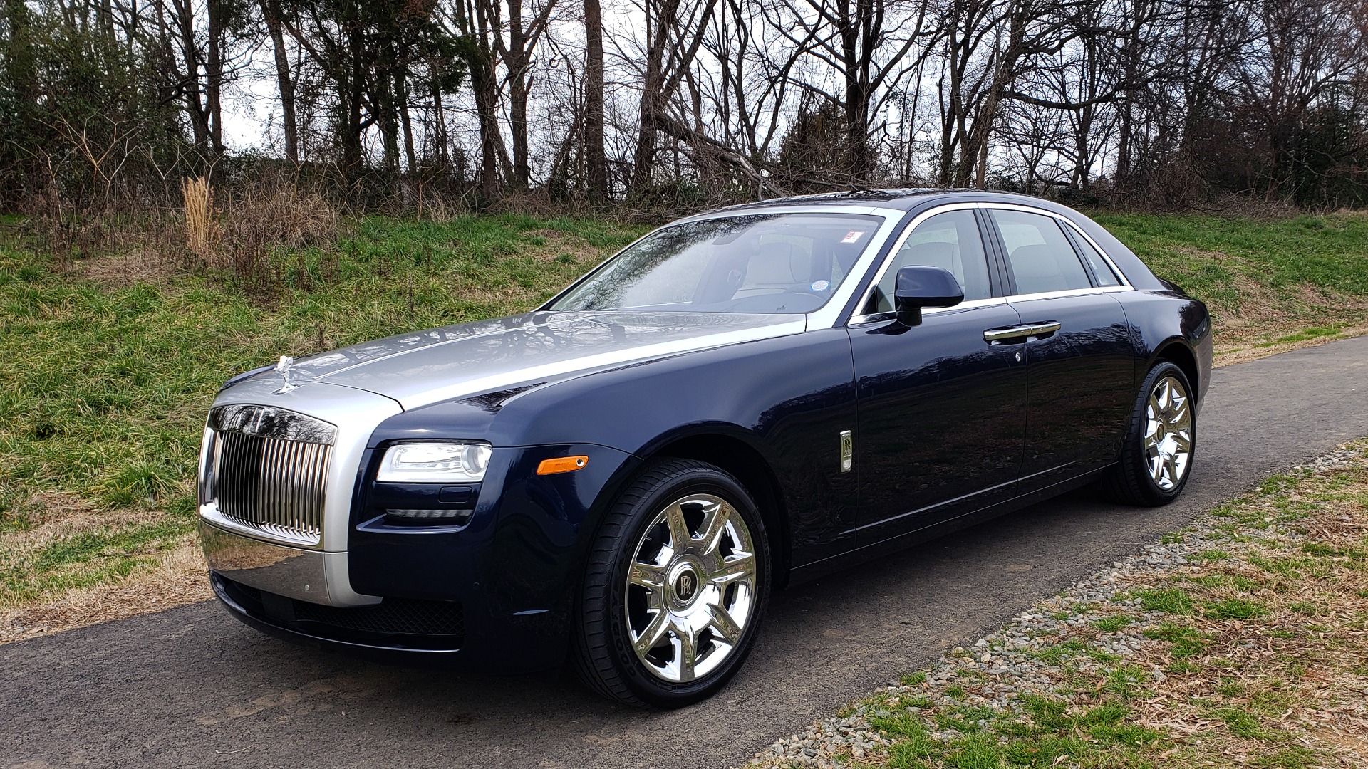 Used 2013 Rolls-Royce GHOST FTR SLCT 2/ NAV/ PANO-ROOF/ LN DEPART/ NIGHT VSN/ REARVIEW for sale Sold at Formula Imports in Charlotte NC 28227 1