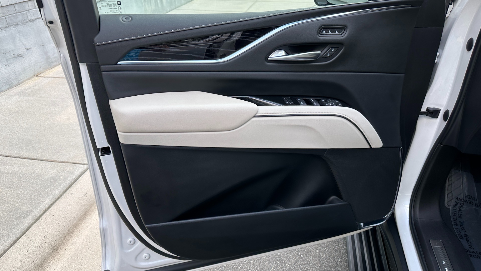 Used 2021 Cadillac Escalade SPORT / SUPER CRUISE / NIGHT VISION / REAR SEAT ENTERTAINMENT / PWR SIDE ST for sale Sold at Formula Imports in Charlotte NC 28227 10