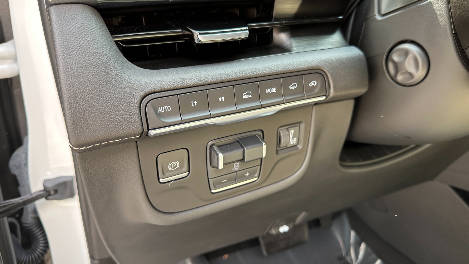 Used 2021 Cadillac Escalade SPORT / SUPER CRUISE / NIGHT VISION / REAR SEAT ENTERTAINMENT / PWR SIDE ST for sale Sold at Formula Imports in Charlotte NC 28227 16