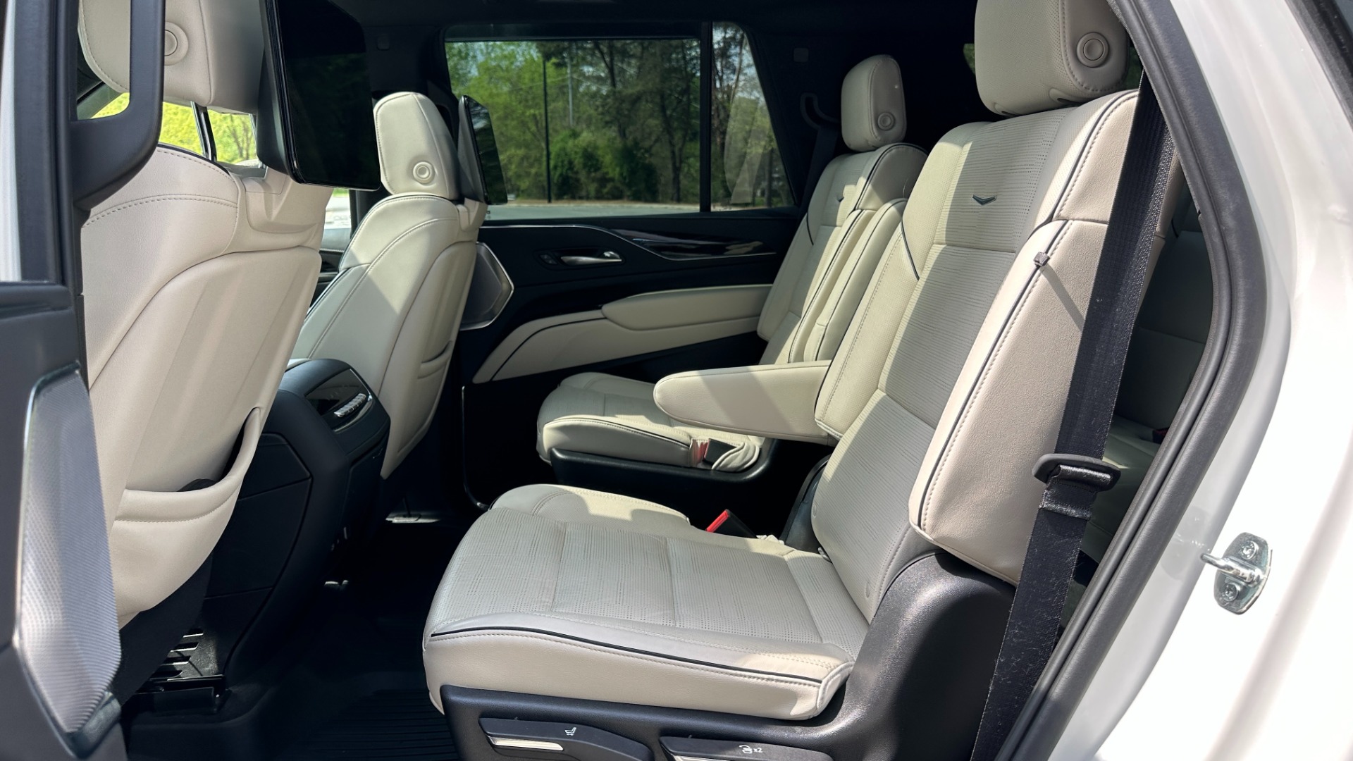 Used 2021 Cadillac Escalade SPORT / SUPER CRUISE / NIGHT VISION / REAR SEAT ENTERTAINMENT / PWR SIDE ST for sale Sold at Formula Imports in Charlotte NC 28227 29