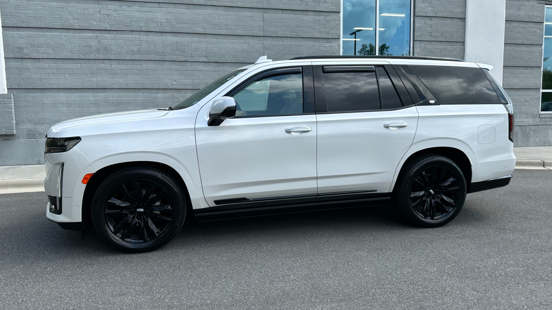 Used 2021 Cadillac Escalade SPORT / SUPER CRUISE / NIGHT VISION / REAR SEAT ENTERTAINMENT / PWR SIDE ST for sale Sold at Formula Imports in Charlotte NC 28227 3