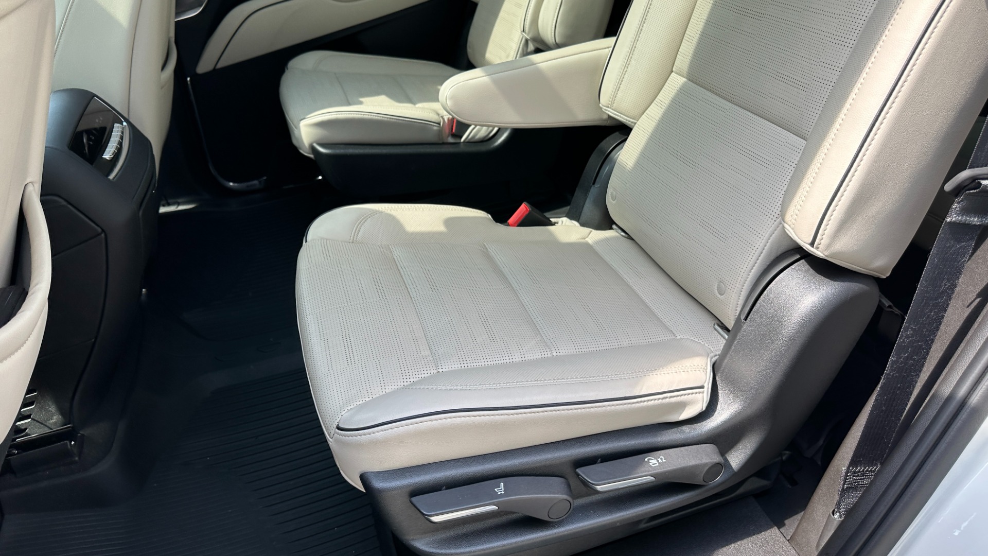Used 2021 Cadillac Escalade SPORT / SUPER CRUISE / NIGHT VISION / REAR SEAT ENTERTAINMENT / PWR SIDE ST for sale Sold at Formula Imports in Charlotte NC 28227 31