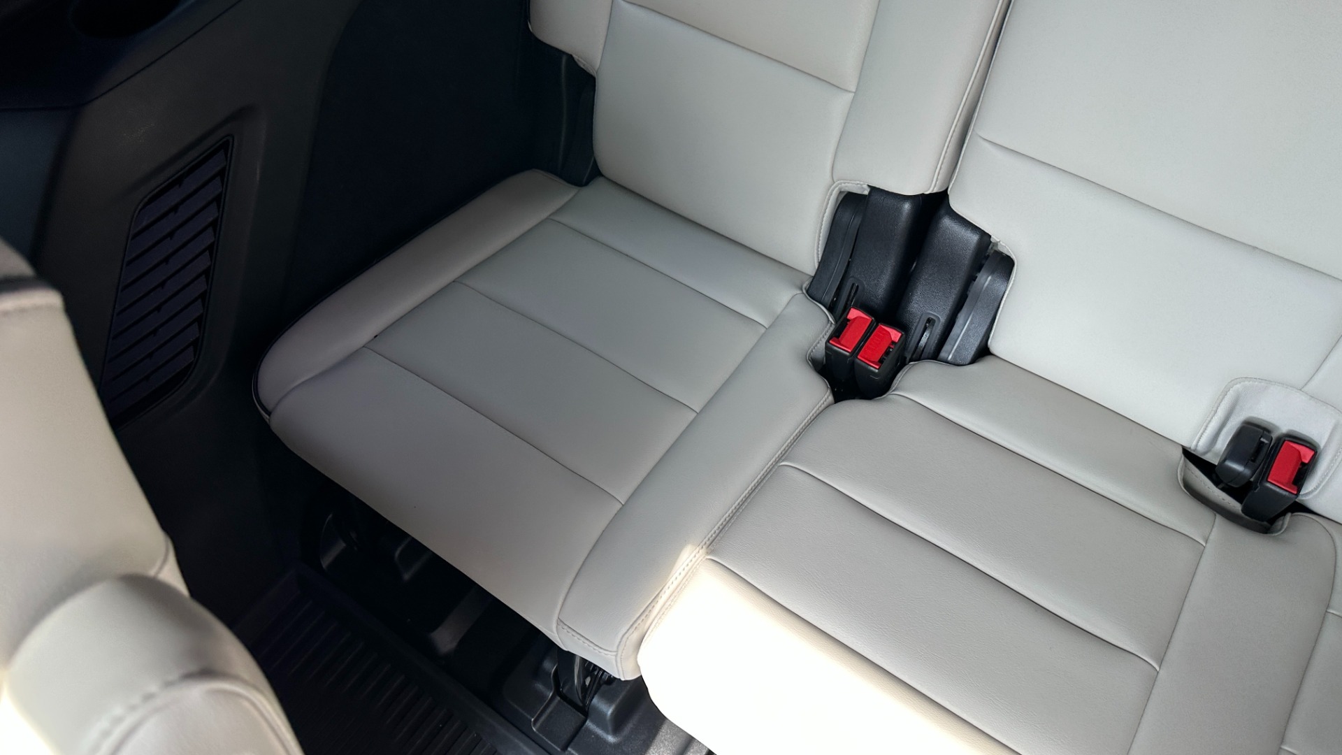 Used 2021 Cadillac Escalade SPORT / SUPER CRUISE / NIGHT VISION / REAR SEAT ENTERTAINMENT / PWR SIDE ST for sale Sold at Formula Imports in Charlotte NC 28227 33