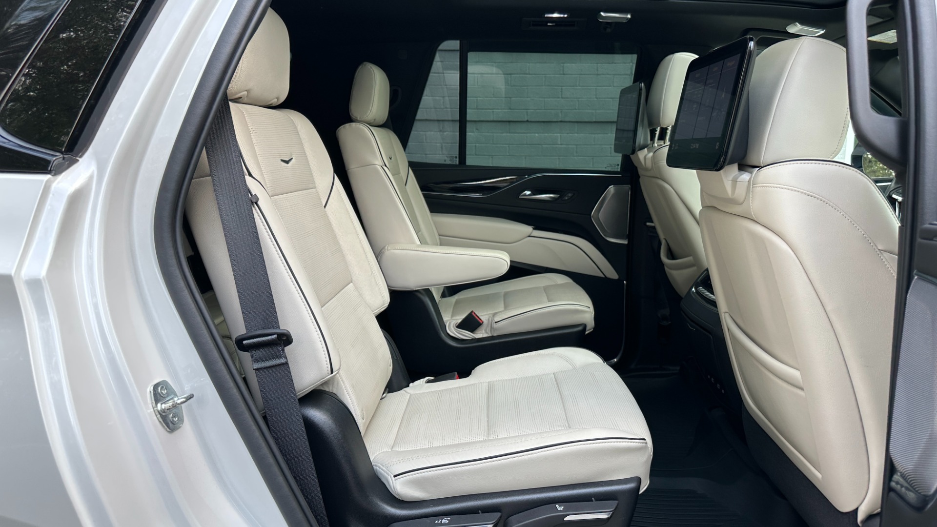 Used 2021 Cadillac Escalade SPORT / SUPER CRUISE / NIGHT VISION / REAR SEAT ENTERTAINMENT / PWR SIDE ST for sale Sold at Formula Imports in Charlotte NC 28227 41