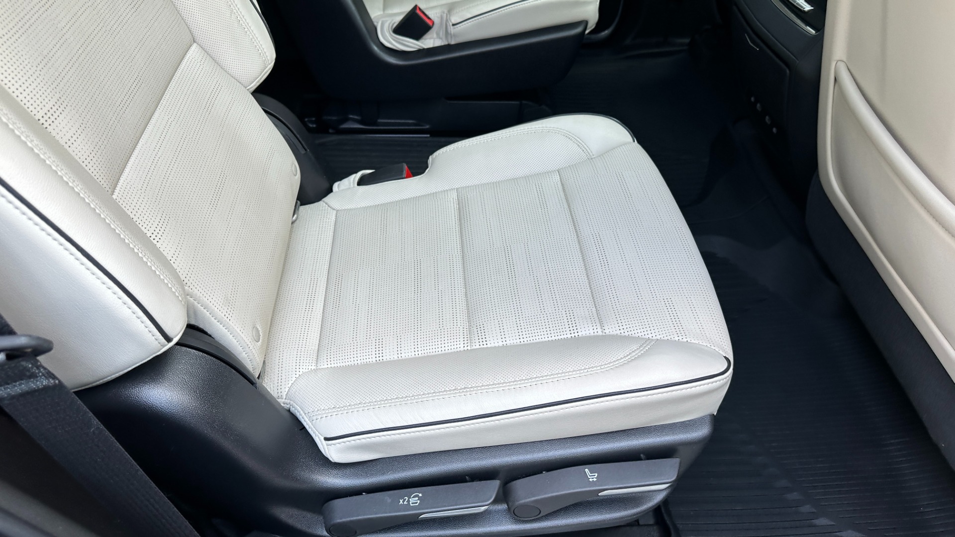 Used 2021 Cadillac Escalade SPORT / SUPER CRUISE / NIGHT VISION / REAR SEAT ENTERTAINMENT / PWR SIDE ST for sale Sold at Formula Imports in Charlotte NC 28227 43