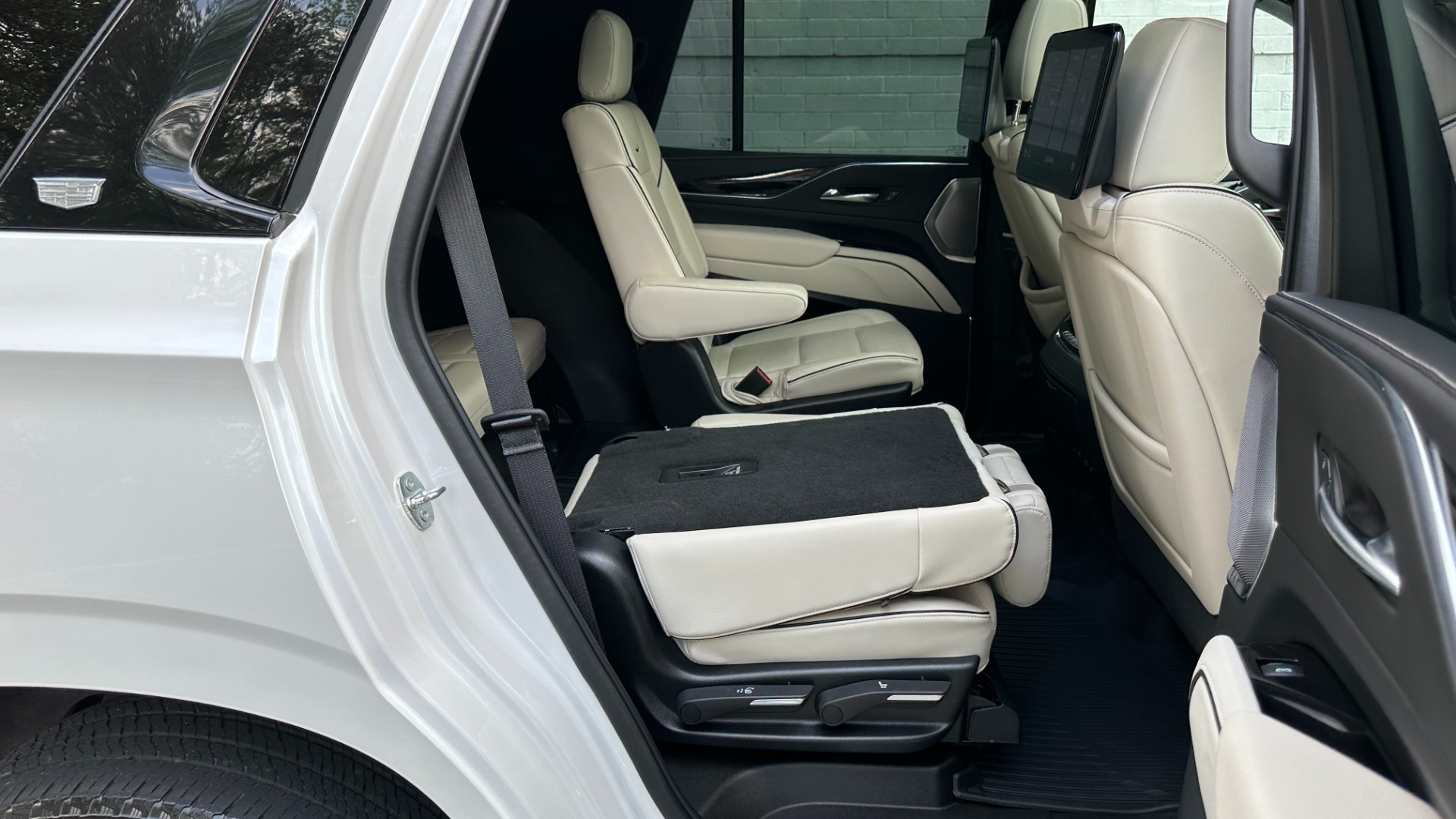 Used 2021 Cadillac Escalade SPORT / SUPER CRUISE / NIGHT VISION / REAR SEAT ENTERTAINMENT / PWR SIDE ST for sale Sold at Formula Imports in Charlotte NC 28227 46