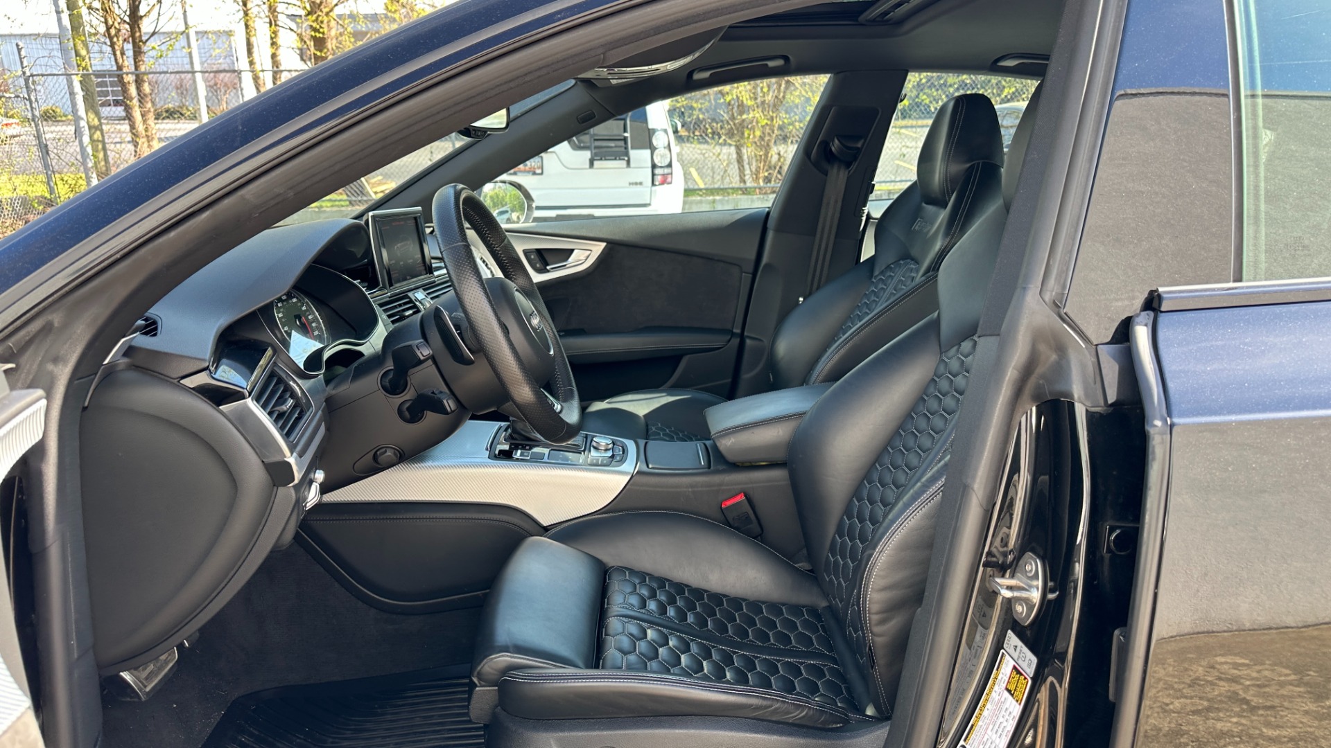 Used 2017 Audi RS 7 PERFORMANCE PRESTIGE / 4.0T 605HP / NIGHT VISION / DRIVER ASSIST / 21IN WHL for sale Sold at Formula Imports in Charlotte NC 28227 9