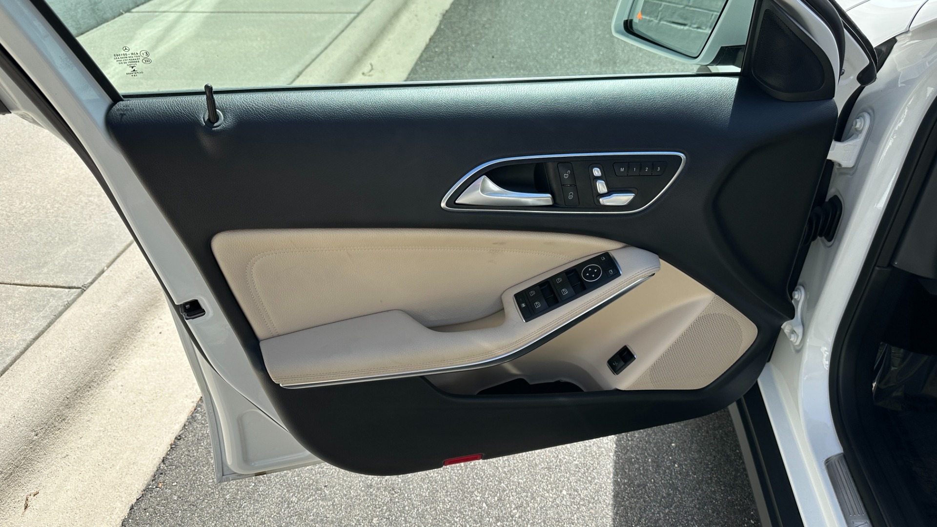 Used 2019 Mercedes-Benz GLA GLA 250 / BLIND SPOT / PANORAMIC ROOF / AMBIENT LIGHTING / CONVENIENCE PKG for sale Sold at Formula Imports in Charlotte NC 28227 10