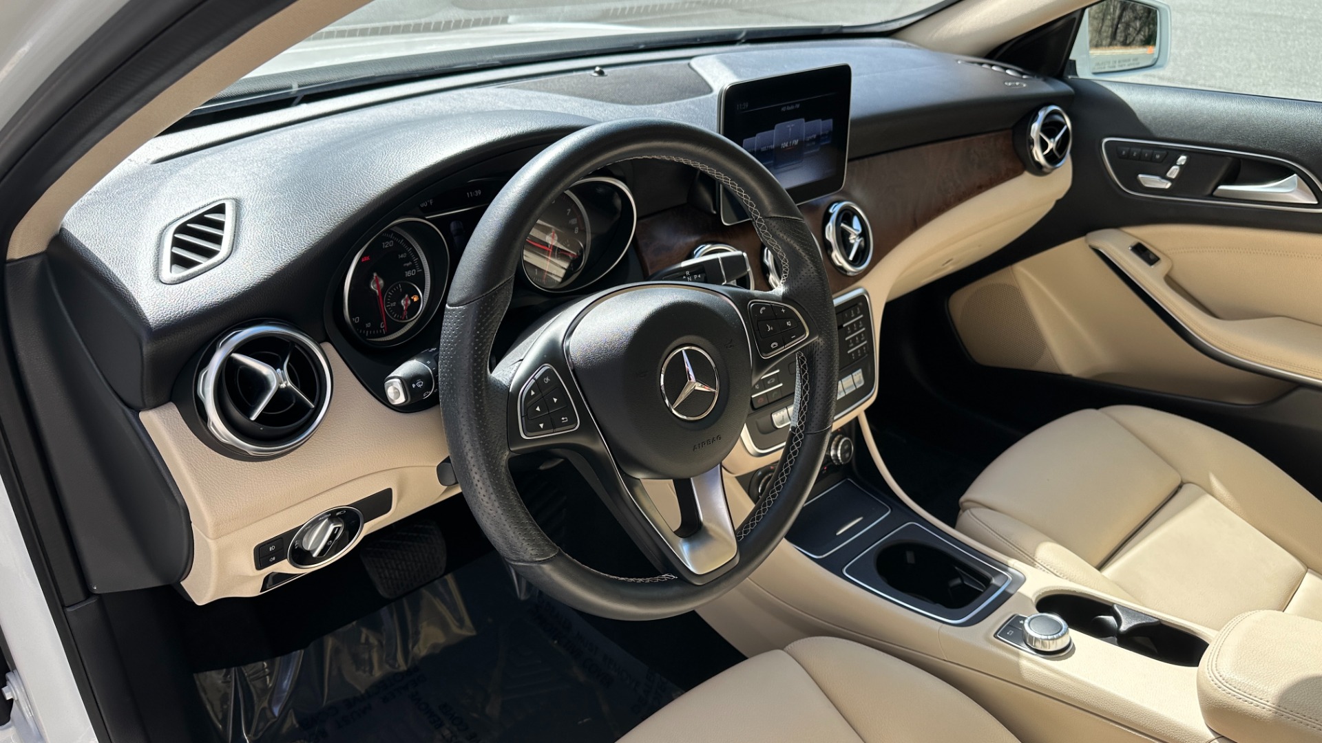 Used 2019 Mercedes-Benz GLA GLA 250 / BLIND SPOT / PANORAMIC ROOF / AMBIENT LIGHTING / CONVENIENCE PKG for sale Sold at Formula Imports in Charlotte NC 28227 11