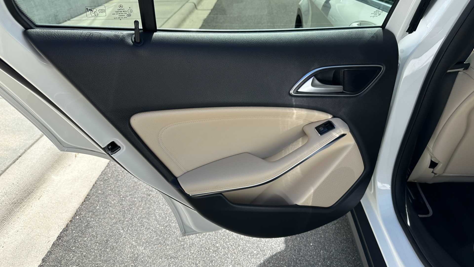 Used 2019 Mercedes-Benz GLA GLA 250 / BLIND SPOT / PANORAMIC ROOF / AMBIENT LIGHTING / CONVENIENCE PKG for sale Sold at Formula Imports in Charlotte NC 28227 15