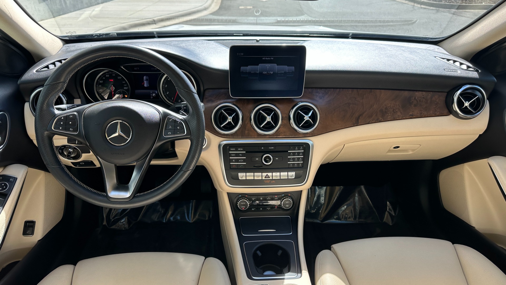 Used 2019 Mercedes-Benz GLA GLA 250 / BLIND SPOT / PANORAMIC ROOF / AMBIENT LIGHTING / CONVENIENCE PKG for sale Sold at Formula Imports in Charlotte NC 28227 19