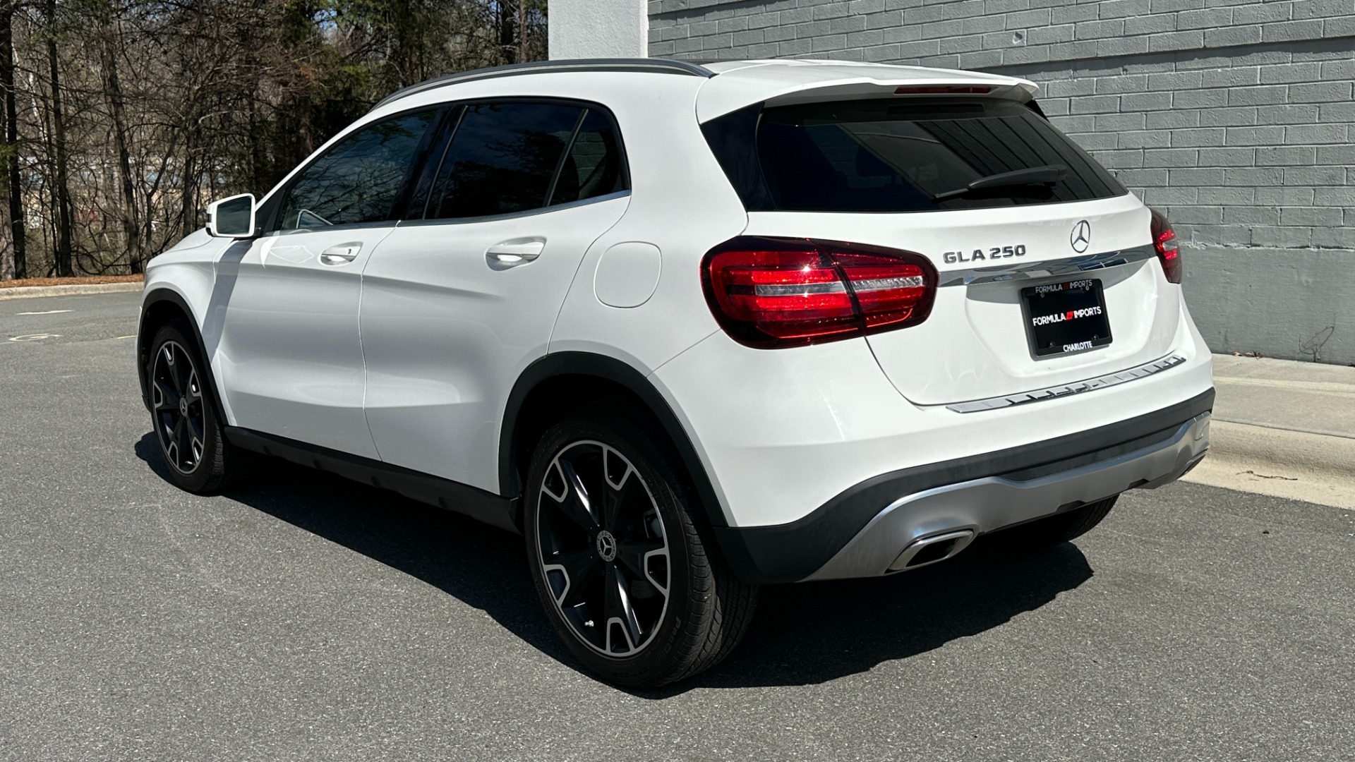 Used 2019 Mercedes-Benz GLA GLA 250 / BLIND SPOT / PANORAMIC ROOF / AMBIENT LIGHTING / CONVENIENCE PKG for sale Sold at Formula Imports in Charlotte NC 28227 4