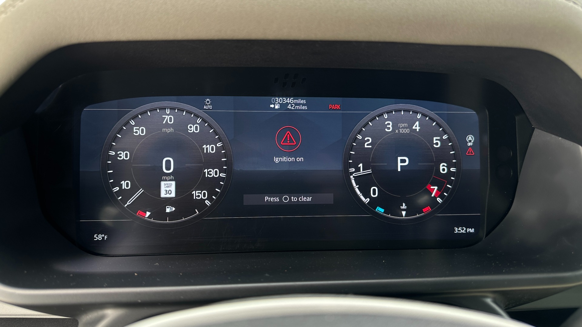 Used 2020 Land Rover Defender S / PANORAMIC ROOF / FOG LIGHTS / CLEARSIGHT MIRROR / 12 WAY HEATED SEATS for sale Sold at Formula Imports in Charlotte NC 28227 15