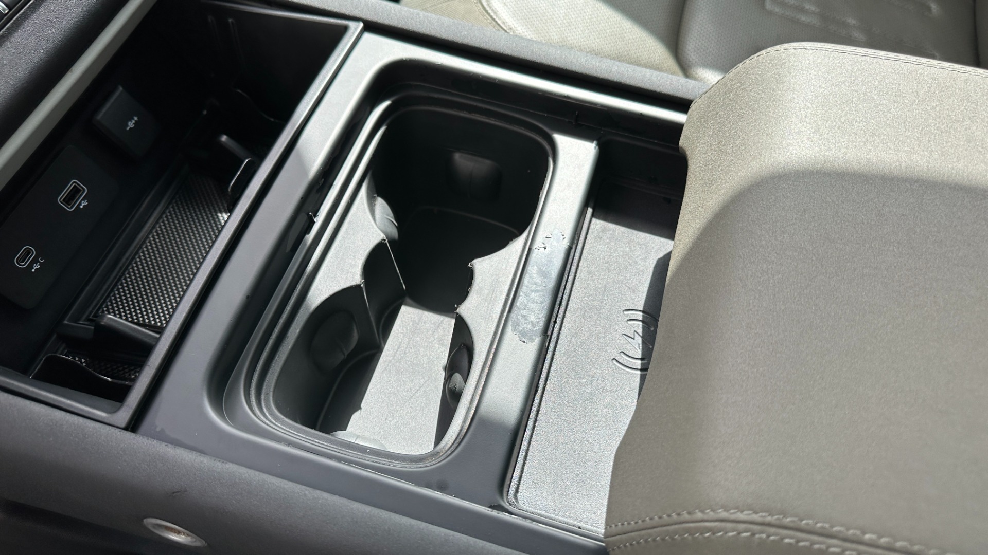 Used 2020 Land Rover Defender S / PANORAMIC ROOF / FOG LIGHTS / CLEARSIGHT MIRROR / 12 WAY HEATED SEATS for sale Sold at Formula Imports in Charlotte NC 28227 19