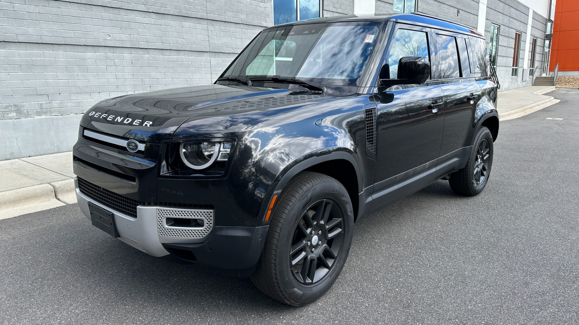 Used 2020 Land Rover Defender S / PANORAMIC ROOF / FOG LIGHTS / CLEARSIGHT MIRROR / 12 WAY HEATED SEATS for sale Sold at Formula Imports in Charlotte NC 28227 2