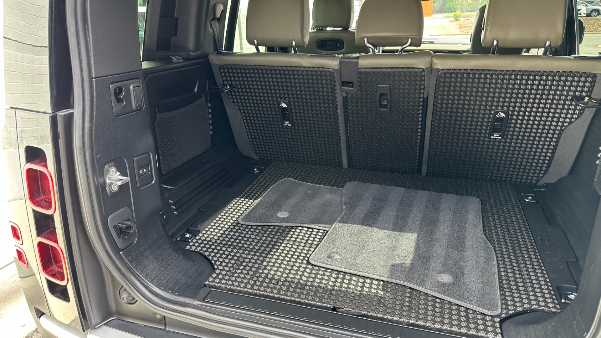 Used 2020 Land Rover Defender S / PANORAMIC ROOF / FOG LIGHTS / CLEARSIGHT MIRROR / 12 WAY HEATED SEATS for sale Sold at Formula Imports in Charlotte NC 28227 42