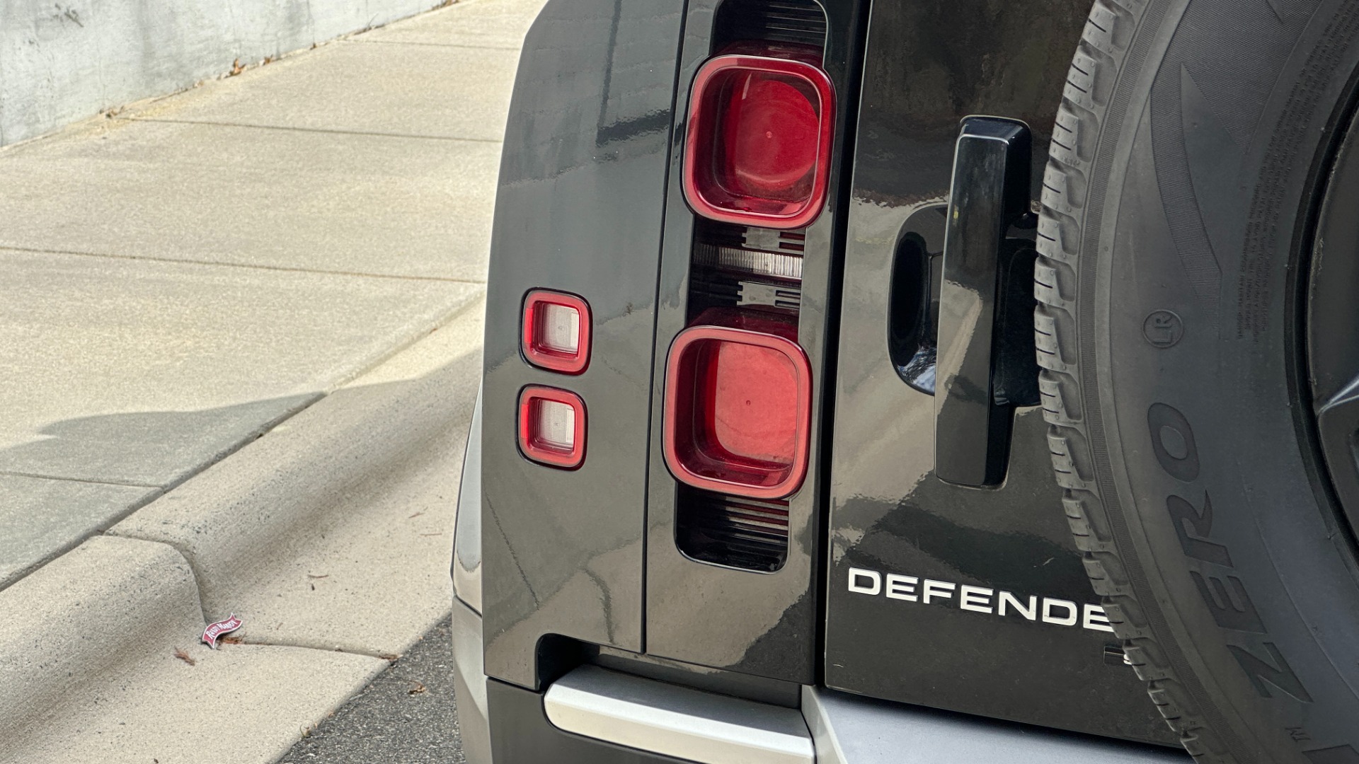 Used 2020 Land Rover Defender S / PANORAMIC ROOF / FOG LIGHTS / CLEARSIGHT MIRROR / 12 WAY HEATED SEATS for sale Sold at Formula Imports in Charlotte NC 28227 45