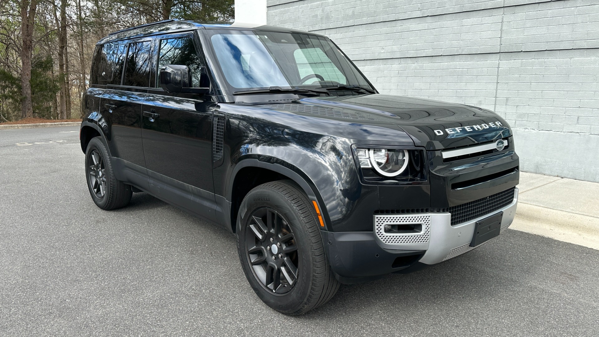 Used 2020 Land Rover Defender S / PANORAMIC ROOF / FOG LIGHTS / CLEARSIGHT MIRROR / 12 WAY HEATED SEATS for sale Sold at Formula Imports in Charlotte NC 28227 5