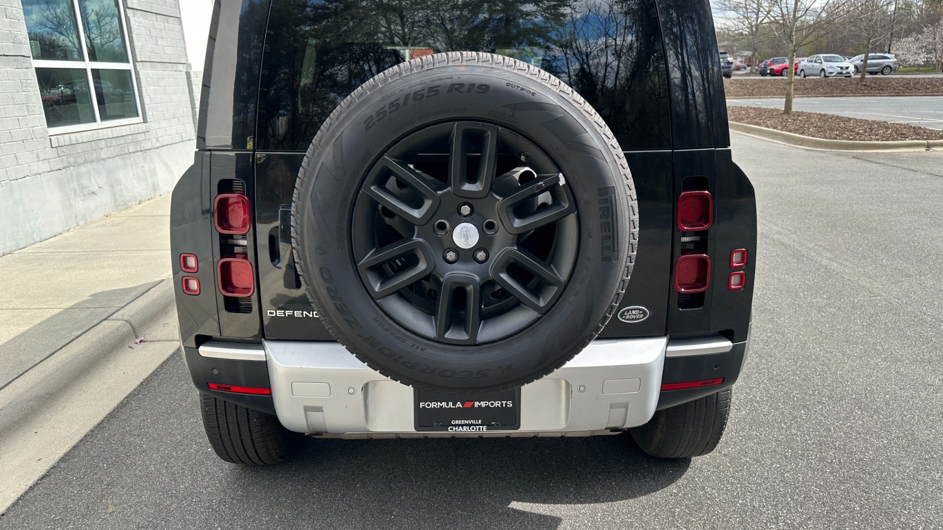 Used 2020 Land Rover Defender S / PANORAMIC ROOF / FOG LIGHTS / CLEARSIGHT MIRROR / 12 WAY HEATED SEATS for sale Sold at Formula Imports in Charlotte NC 28227 9