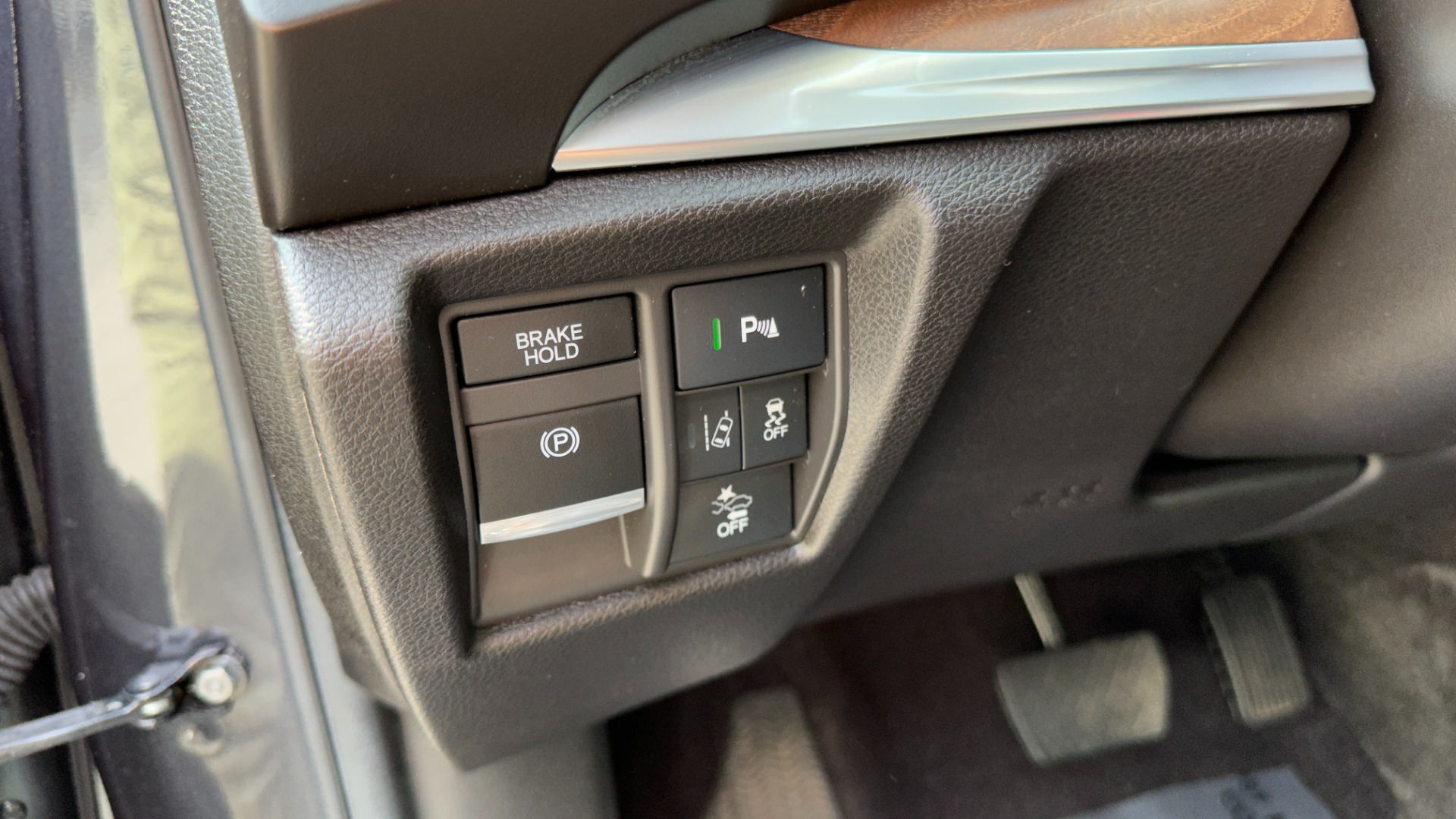 Used 2020 Acura MDX w/Technology Pkg for sale Sold at Formula Imports in Charlotte NC 28227 15