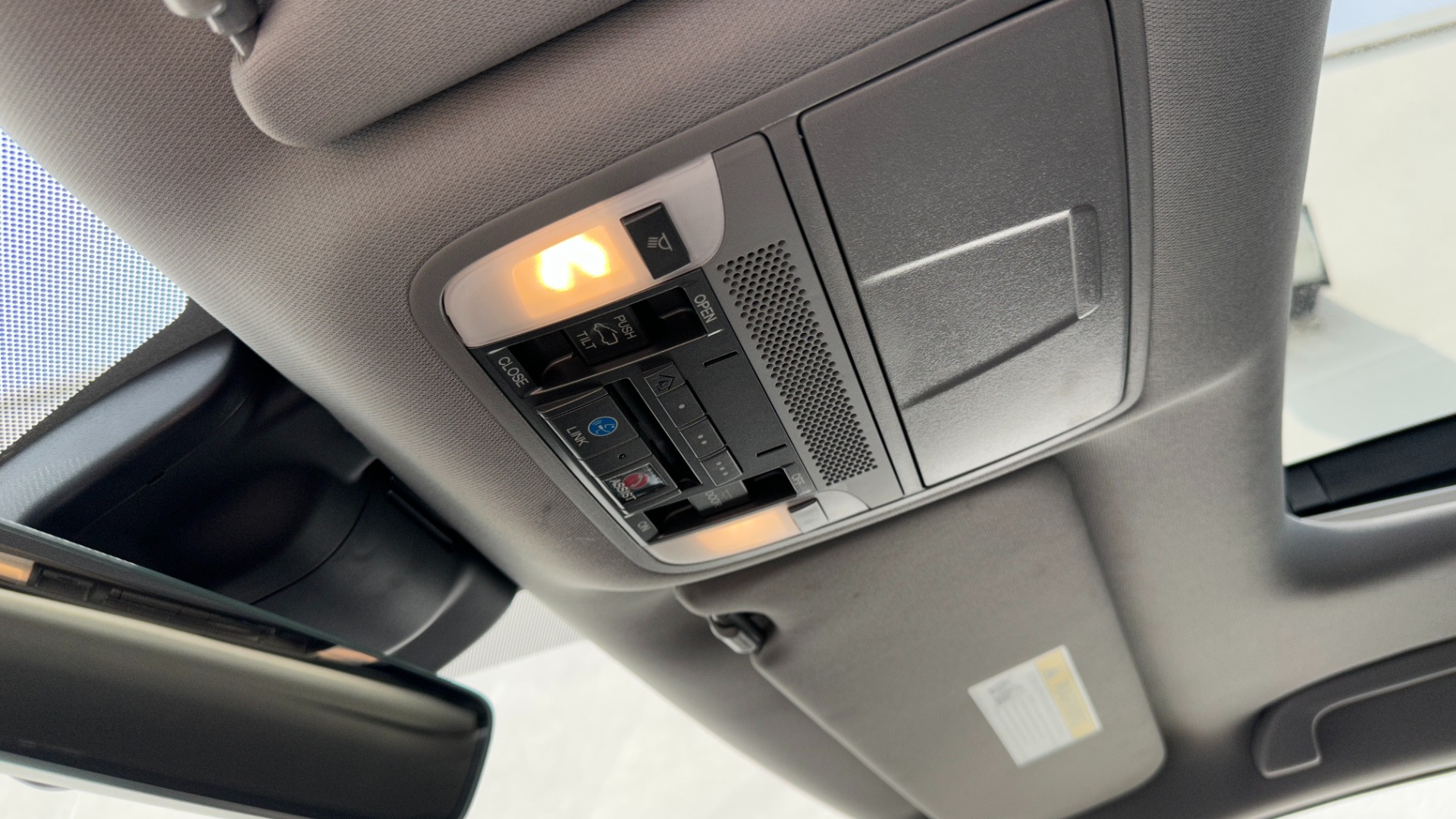 Used 2020 Acura MDX w/Technology Pkg for sale Sold at Formula Imports in Charlotte NC 28227 21