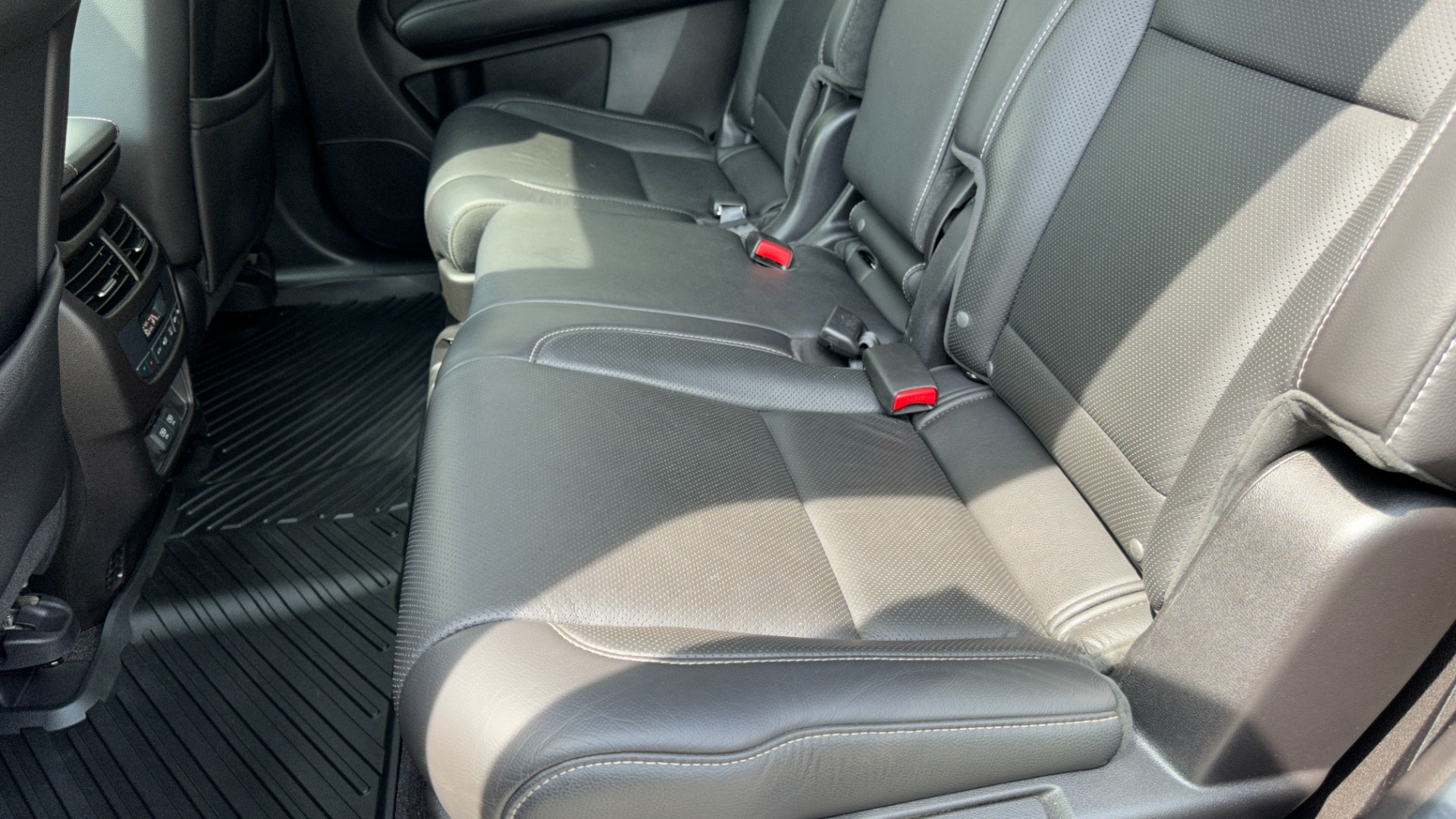 Used 2020 Acura MDX w/Technology Pkg for sale Sold at Formula Imports in Charlotte NC 28227 26