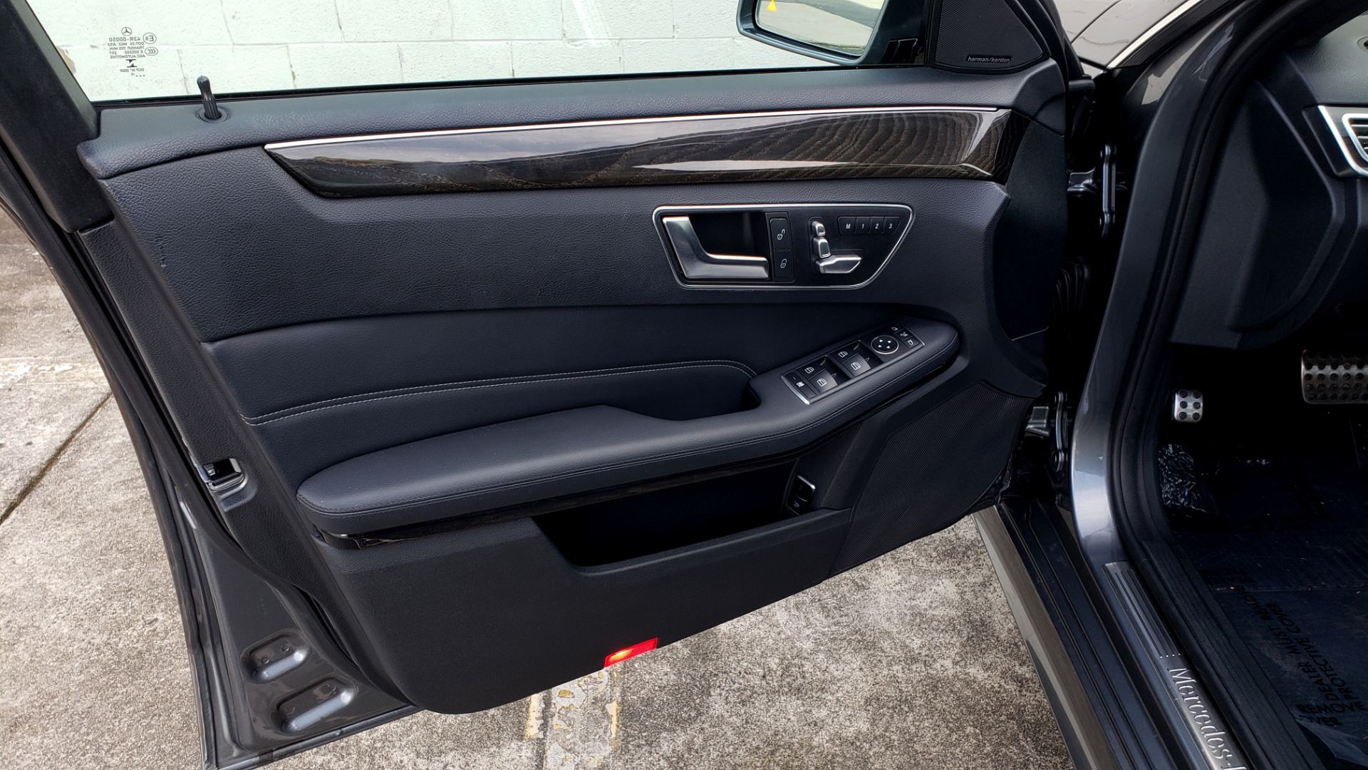 Used 2016 Mercedes-Benz E-CLASS E 350 PREM / KEYLESS-GO / NAV / SUNROOF / REARVIEW for sale Sold at Formula Imports in Charlotte NC 28227 29
