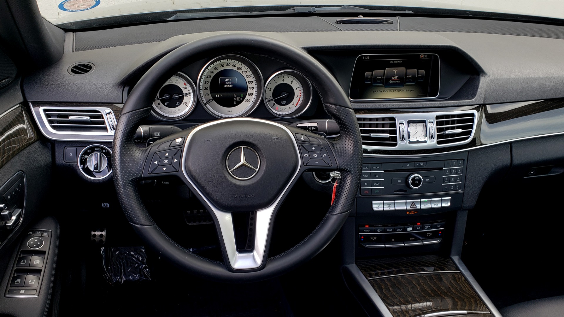 Used 2016 Mercedes-Benz E-CLASS E 350 PREM / KEYLESS-GO / NAV / SUNROOF / REARVIEW for sale Sold at Formula Imports in Charlotte NC 28227 35