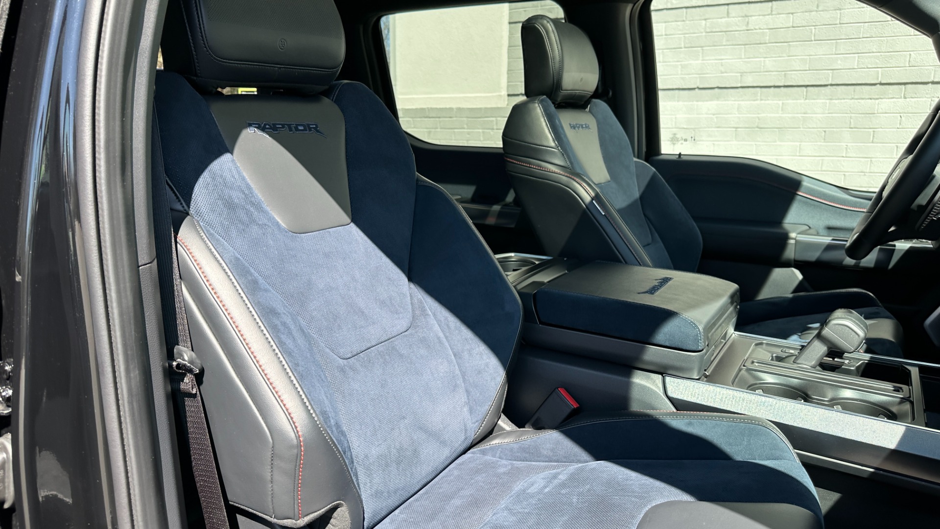 Used 2022 Ford F-150 Raptor 37PP PERFORMANCE PACK / RECARO SEATS / MOONROOF / 801A EQUIP for sale Sold at Formula Imports in Charlotte NC 28227 39