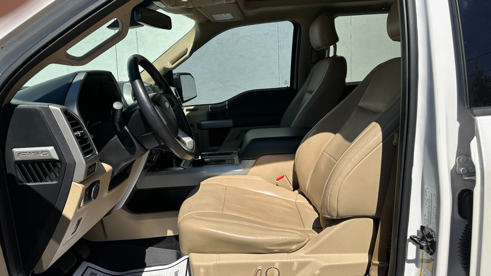 Used 2017 Ford F-150 LARIAT / FX4 OFFROAD PKG / TECHNOLOGY PKG / MOONROOF for sale $34,995 at Formula Imports in Charlotte NC 28227 11