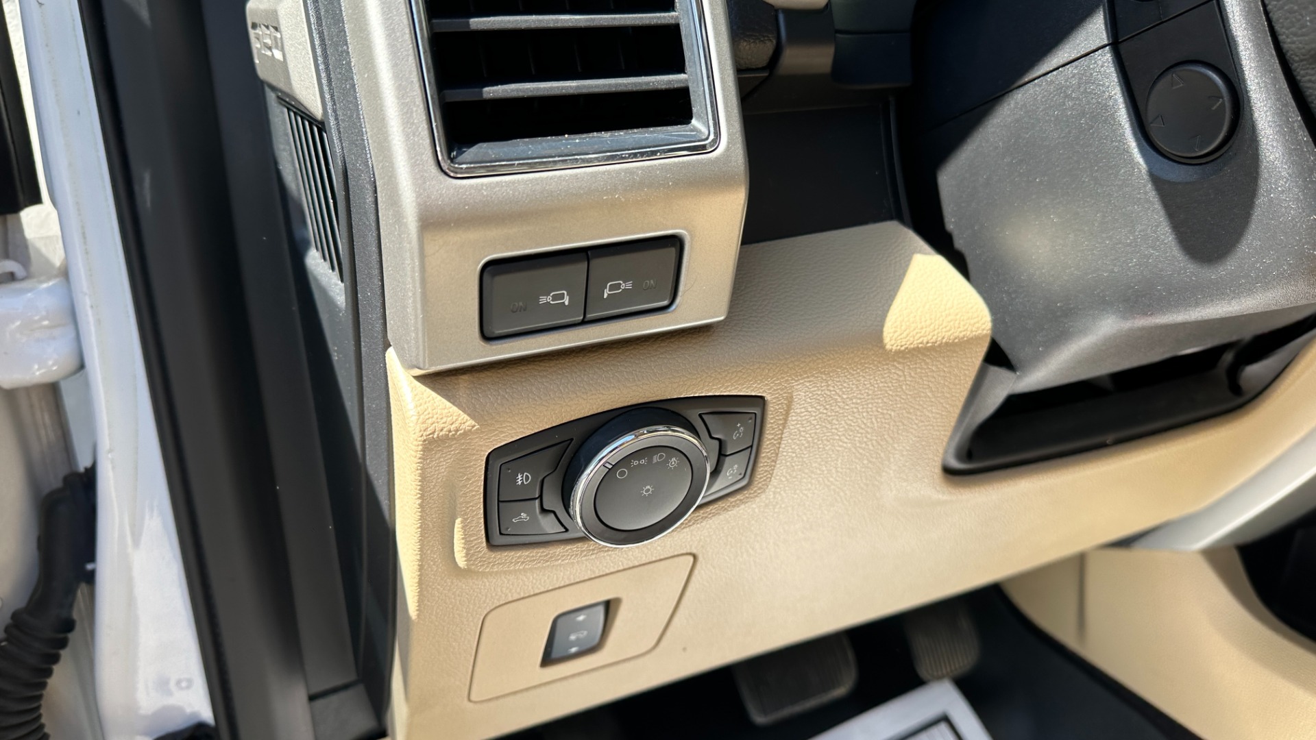 Used 2017 Ford F-150 LARIAT / FX4 OFFROAD PKG / TECHNOLOGY PKG / MOONROOF for sale $34,995 at Formula Imports in Charlotte NC 28227 16