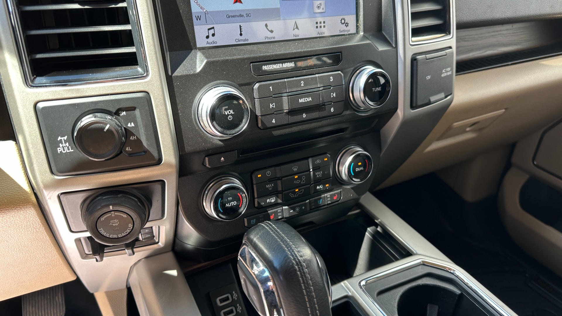 Used 2017 Ford F-150 LARIAT / FX4 OFFROAD PKG / TECHNOLOGY PKG / MOONROOF for sale $34,995 at Formula Imports in Charlotte NC 28227 21