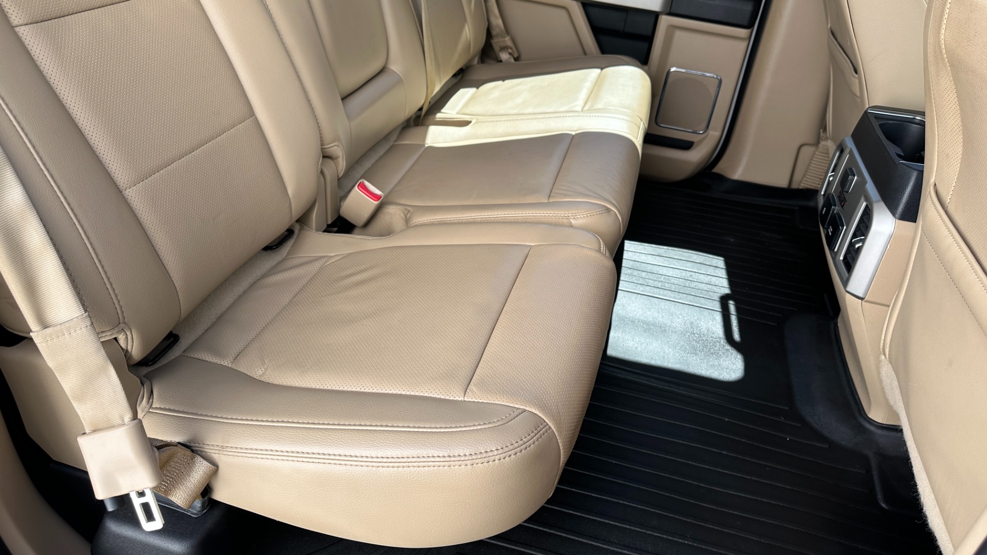 Used 2017 Ford F-150 LARIAT / FX4 OFFROAD PKG / TECHNOLOGY PKG / MOONROOF for sale $34,995 at Formula Imports in Charlotte NC 28227 35