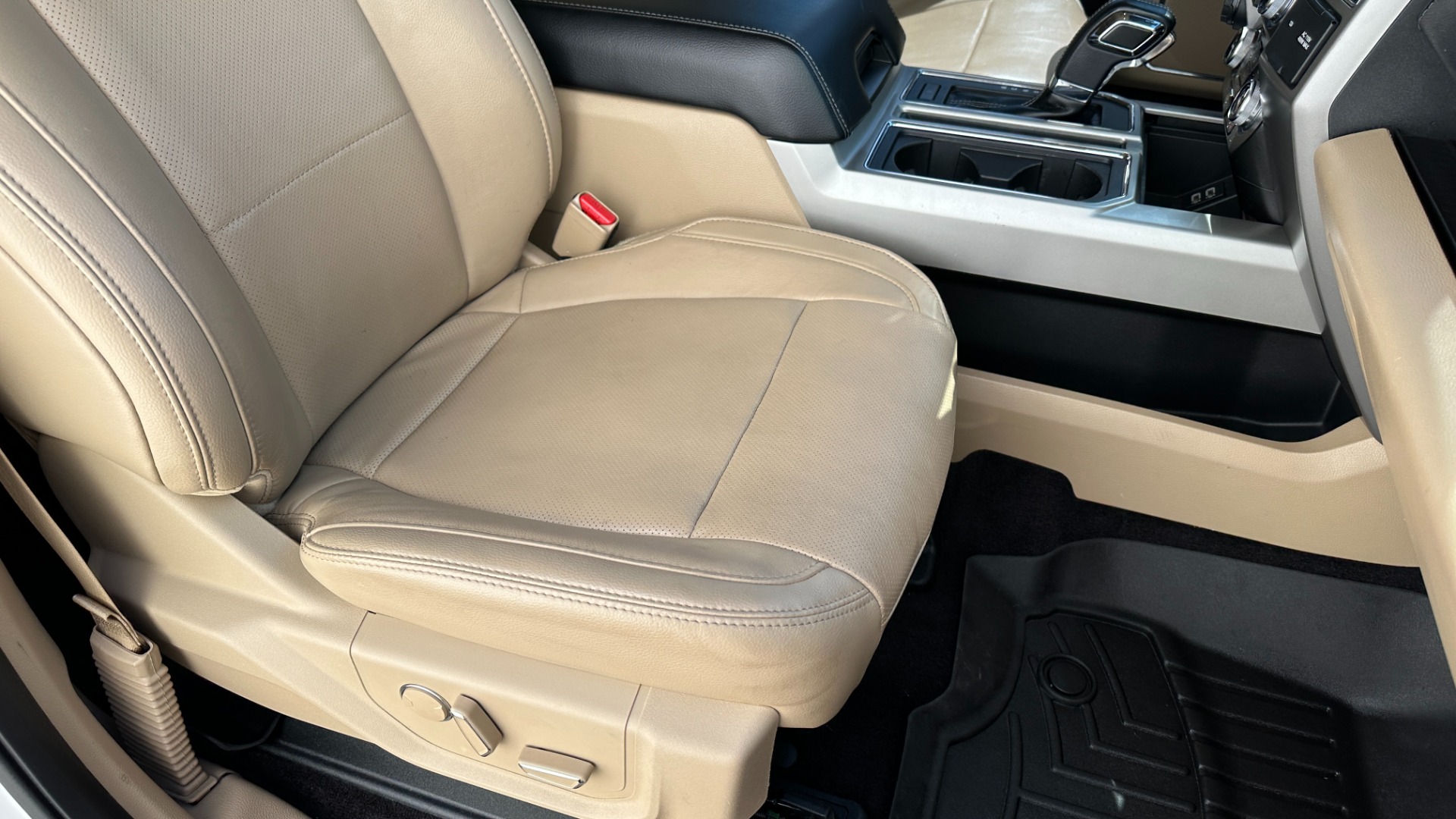 Used 2017 Ford F-150 LARIAT / FX4 OFFROAD PKG / TECHNOLOGY PKG / MOONROOF for sale $34,995 at Formula Imports in Charlotte NC 28227 40