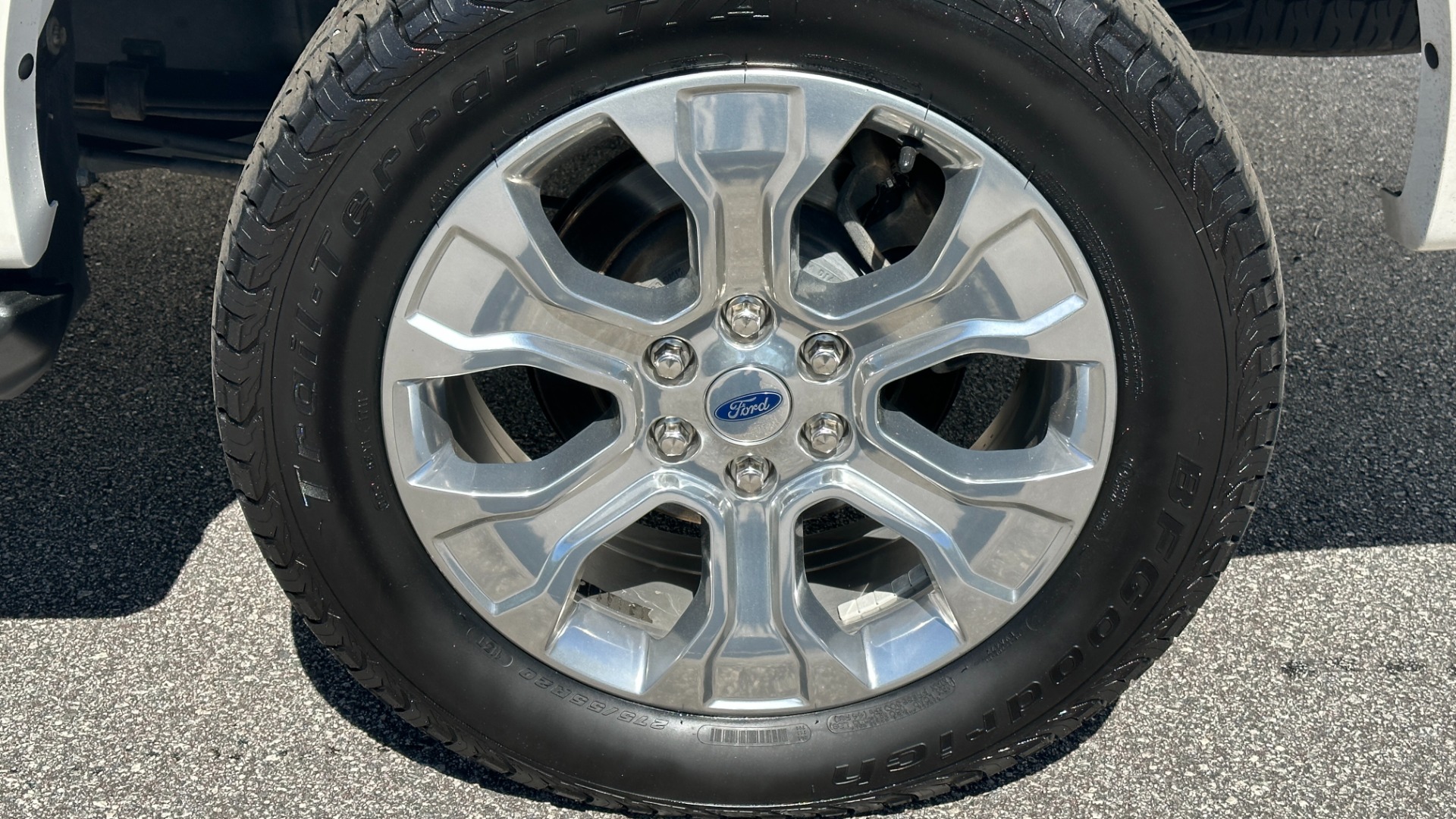 Used 2017 Ford F-150 LARIAT / FX4 OFFROAD PKG / TECHNOLOGY PKG / MOONROOF for sale $34,995 at Formula Imports in Charlotte NC 28227 59