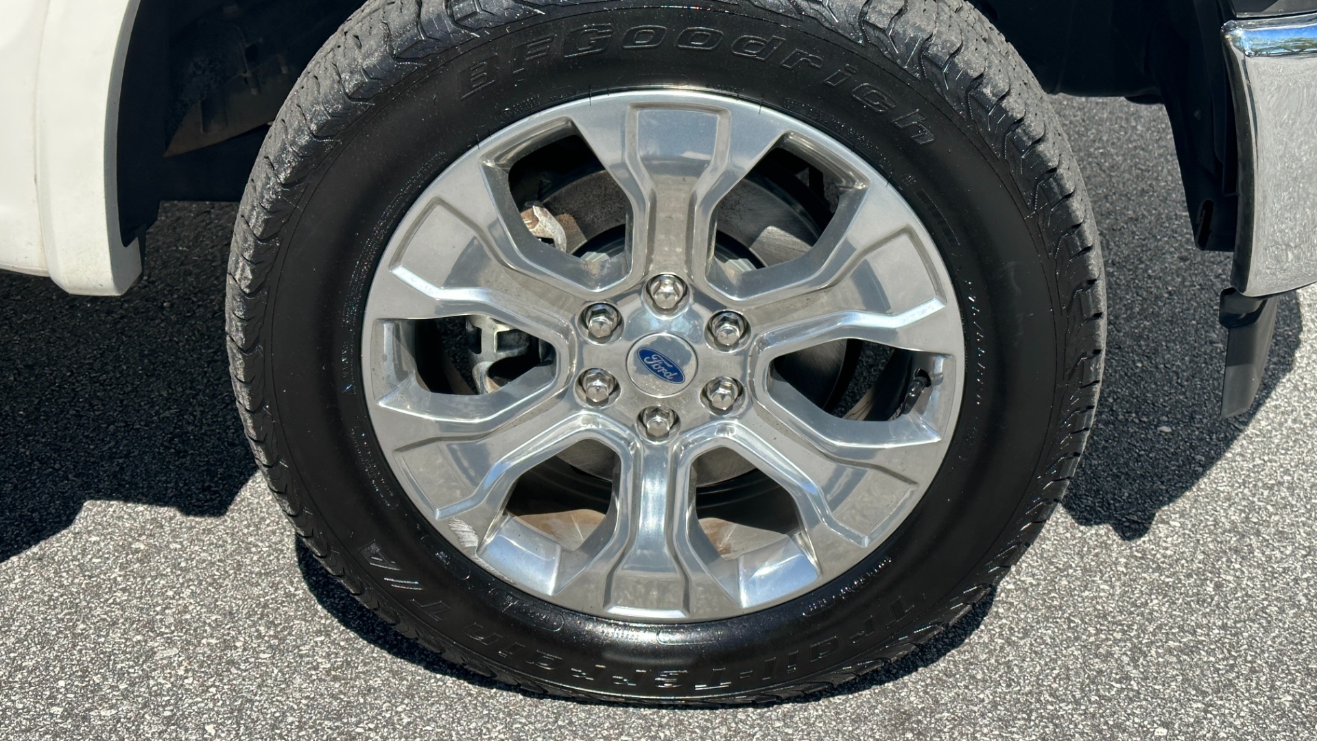 Used 2017 Ford F-150 LARIAT / FX4 OFFROAD PKG / TECHNOLOGY PKG / MOONROOF for sale $34,995 at Formula Imports in Charlotte NC 28227 61