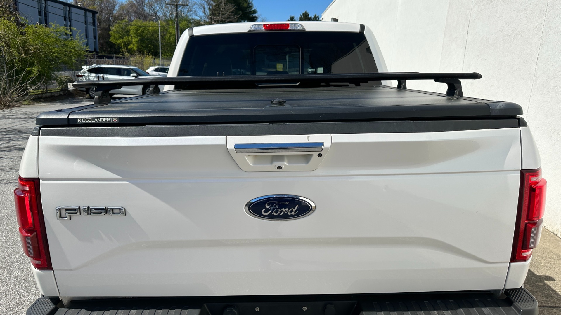 Used 2017 Ford F-150 LARIAT / FX4 OFFROAD PKG / TECHNOLOGY PKG / MOONROOF for sale $34,995 at Formula Imports in Charlotte NC 28227 7