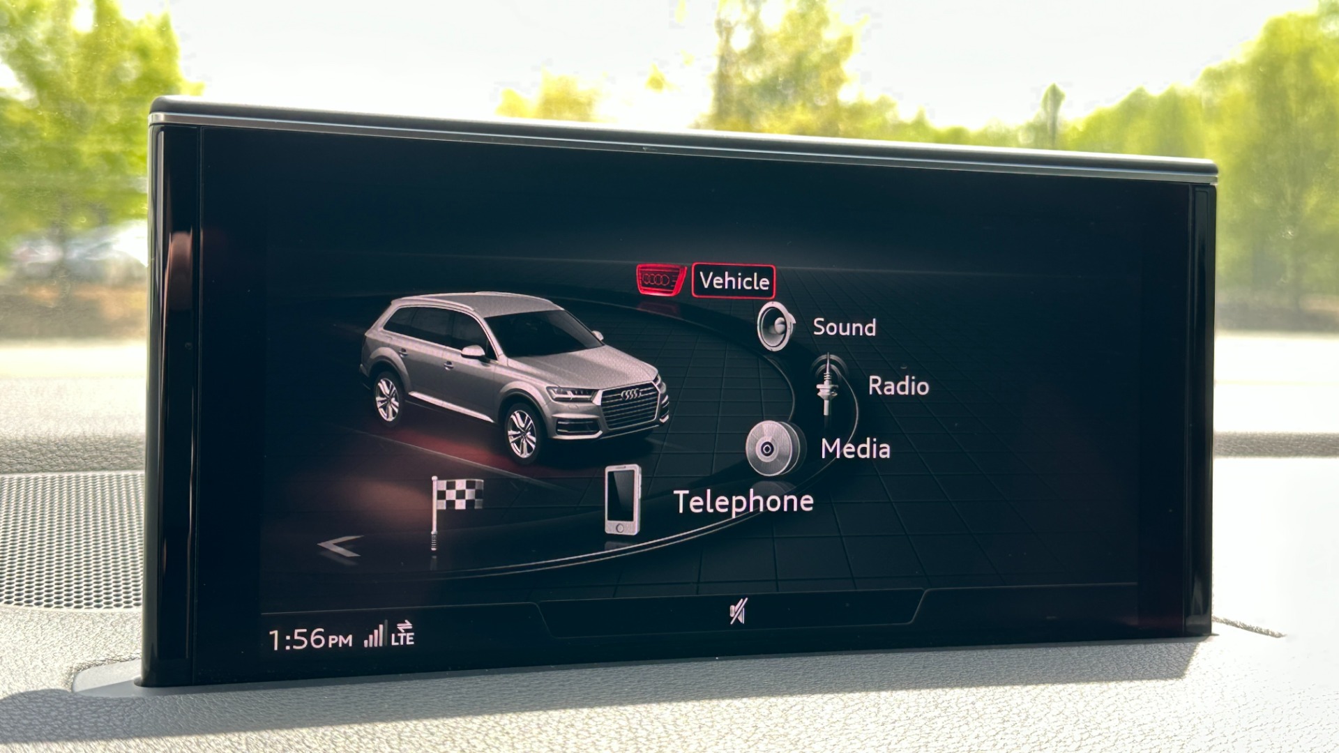 Used 2019 Audi Q7 PREMIUM PLUS / COLD WEATHER PACKAGE / LEATHER / SUNSHADES / NAV for sale $36,995 at Formula Imports in Charlotte NC 28227 24