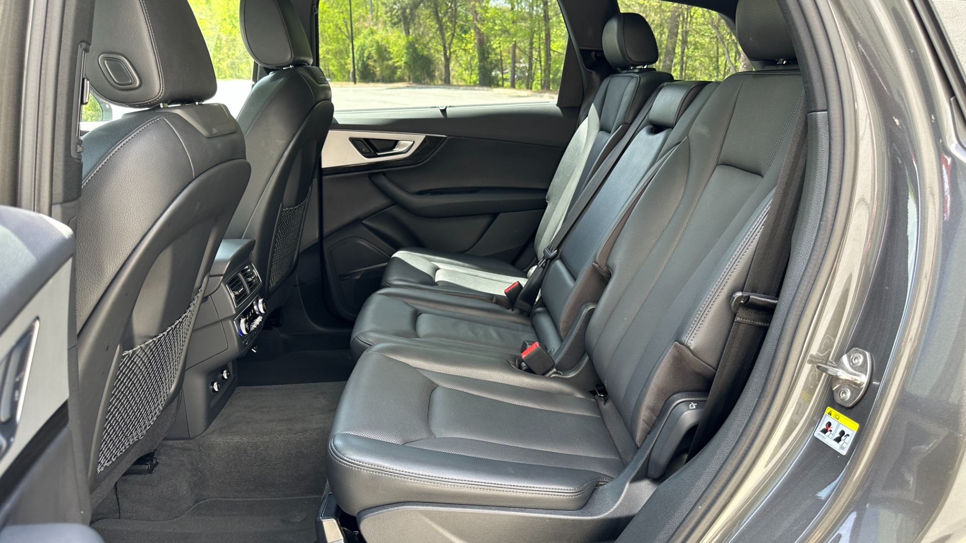 Used 2019 Audi Q7 PREMIUM PLUS / COLD WEATHER PACKAGE / LEATHER / SUNSHADES / NAV for sale Sold at Formula Imports in Charlotte NC 28227 32