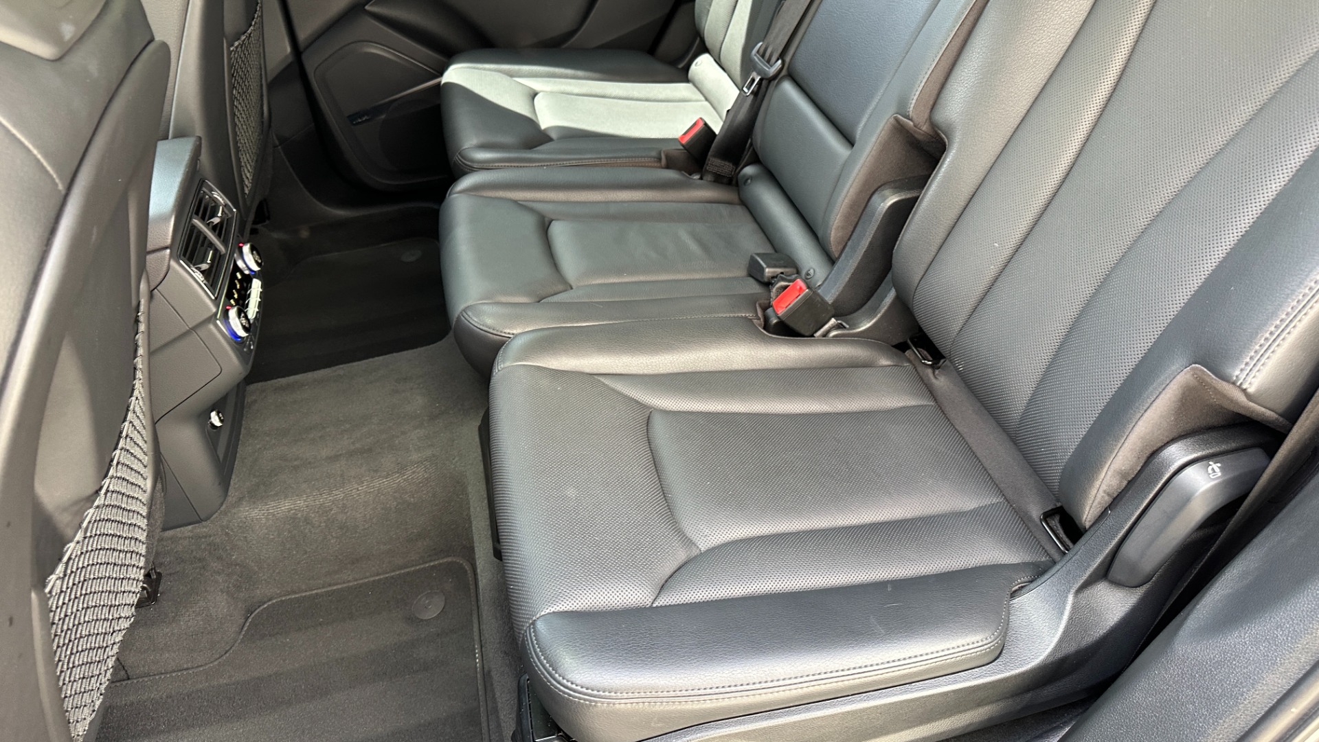 Used 2019 Audi Q7 PREMIUM PLUS / COLD WEATHER PACKAGE / LEATHER / SUNSHADES / NAV for sale $36,995 at Formula Imports in Charlotte NC 28227 34