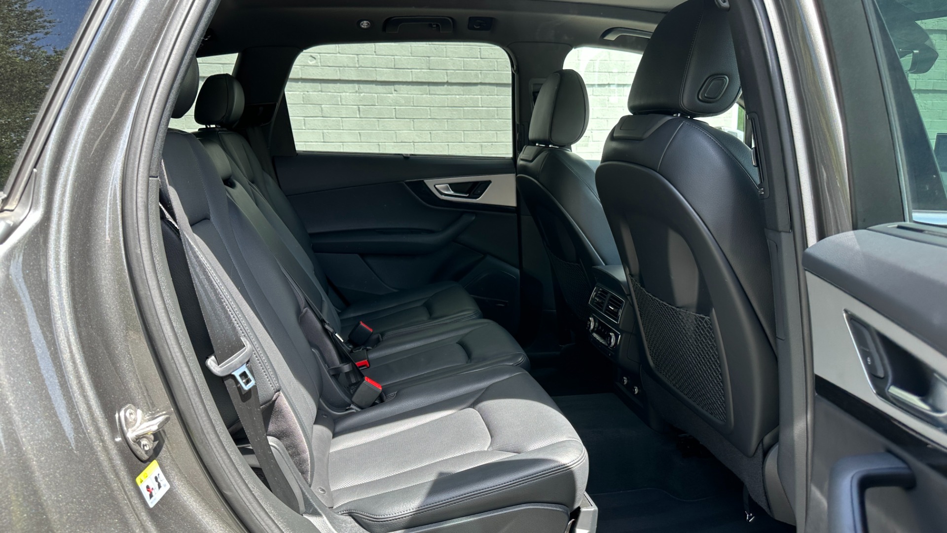 Used 2019 Audi Q7 PREMIUM PLUS / COLD WEATHER PACKAGE / LEATHER / SUNSHADES / NAV for sale $36,995 at Formula Imports in Charlotte NC 28227 38